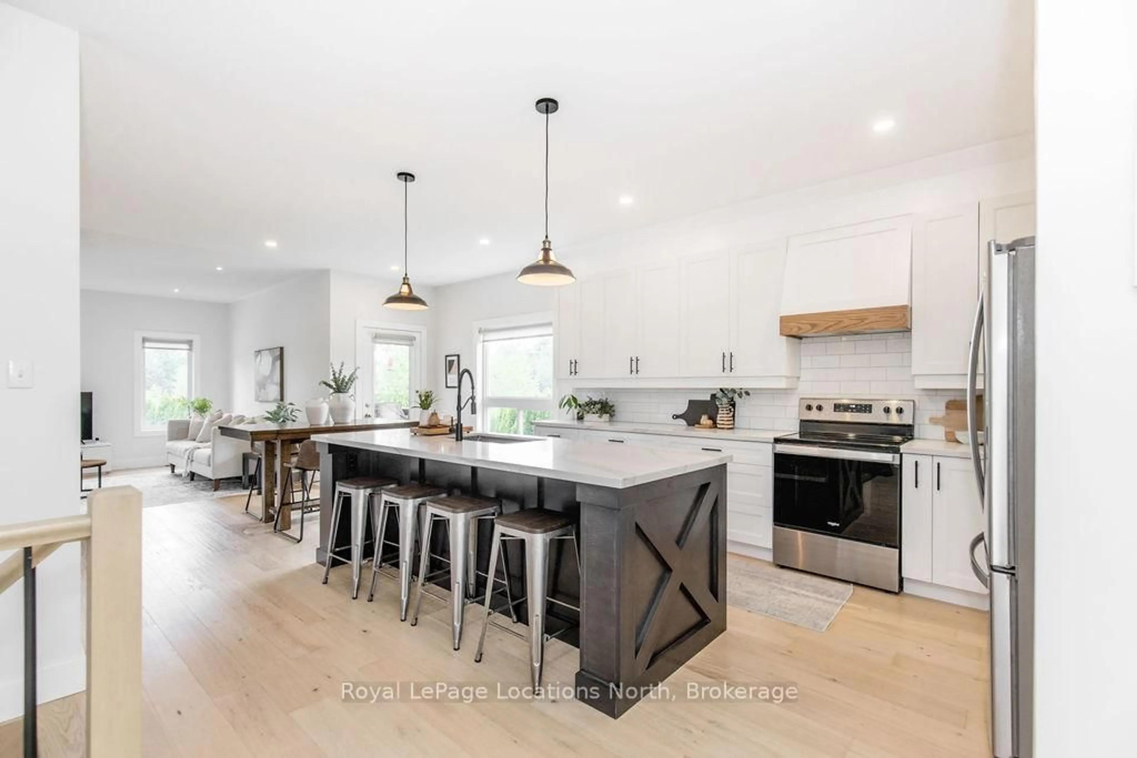Open concept kitchen, unknown for 48 MEADOWLARK Blvd, Wasaga Beach Ontario L9Z 3B2