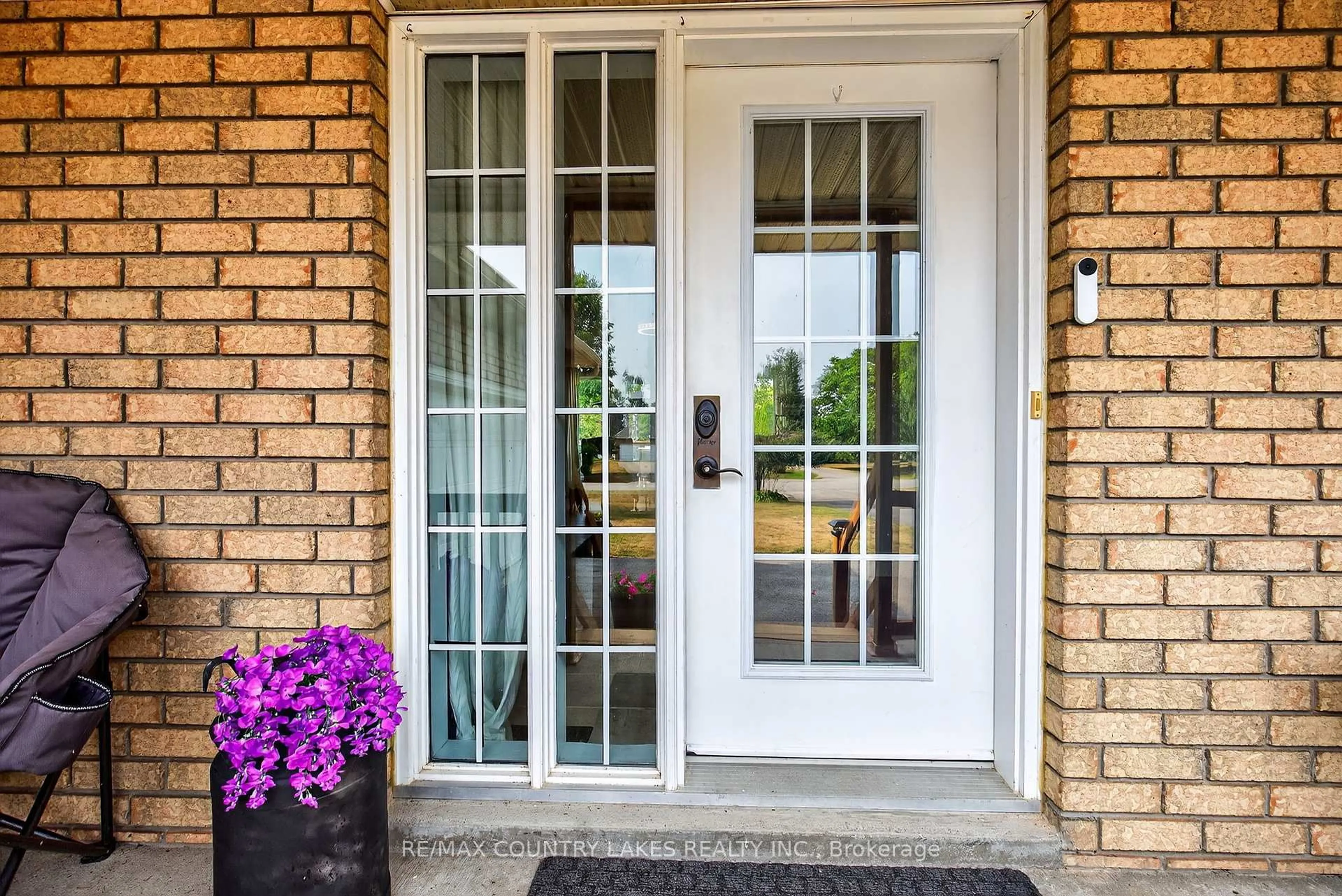 Indoor entryway for 141 Bayshore Dr, Ramara Ontario L0K 1B0