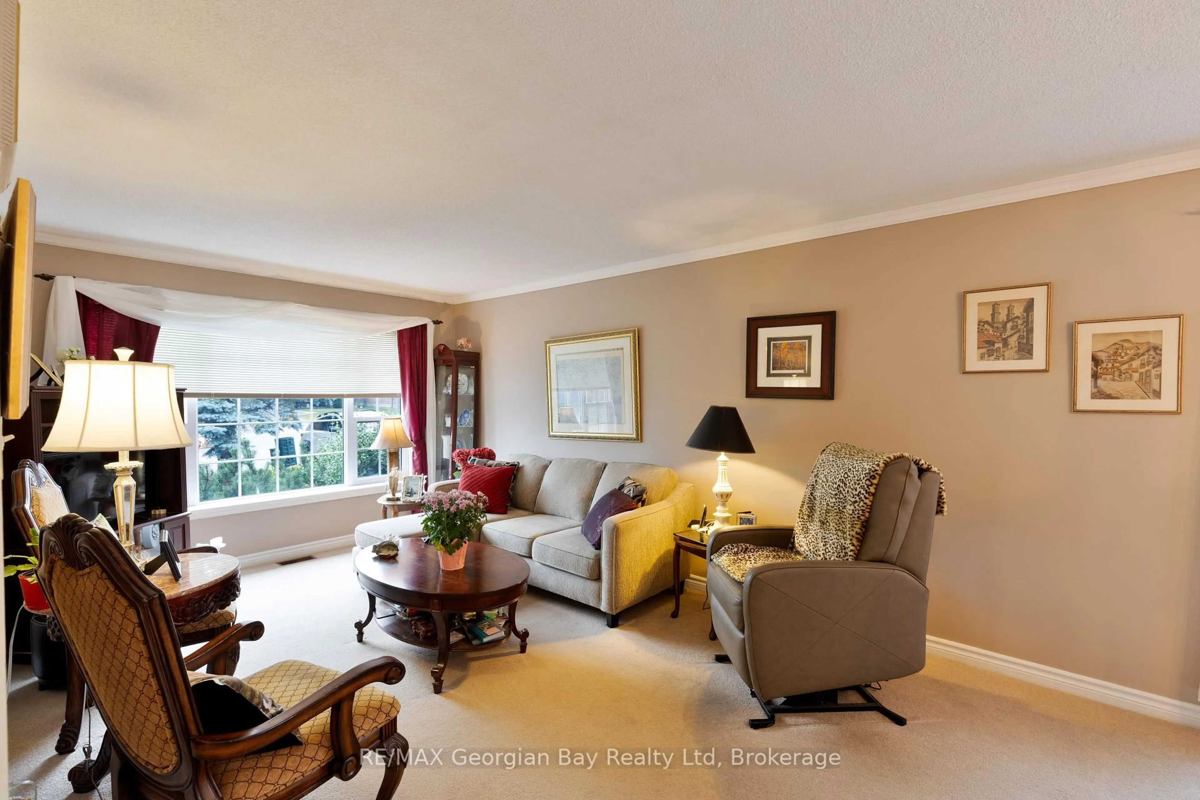 Living room with furniture, unknown for 1057 Dina Cres, Midland Ontario L4R 5C6