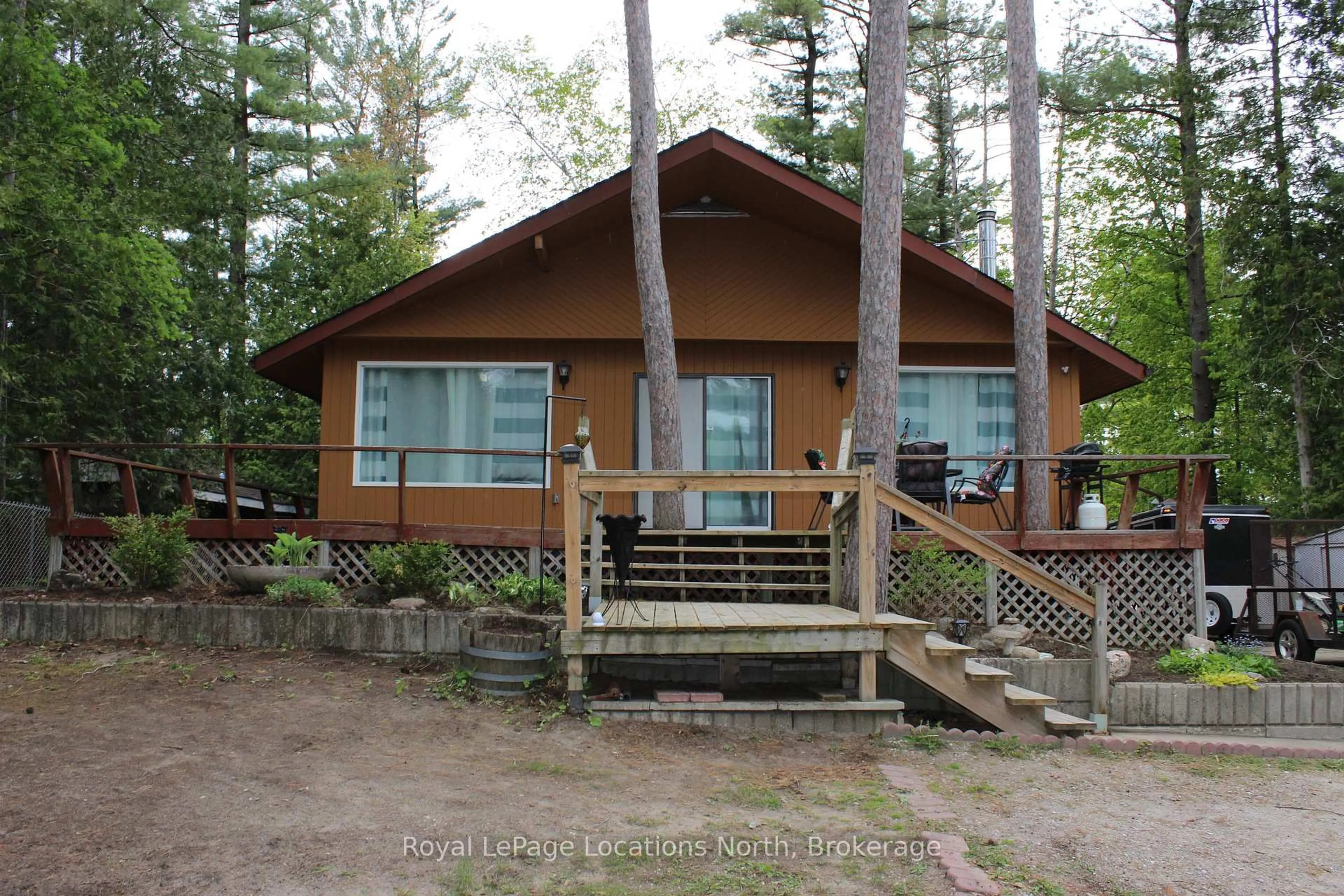 Patio, unknown for 30 Earl St, Wasaga Beach Ontario L9Z 2M6