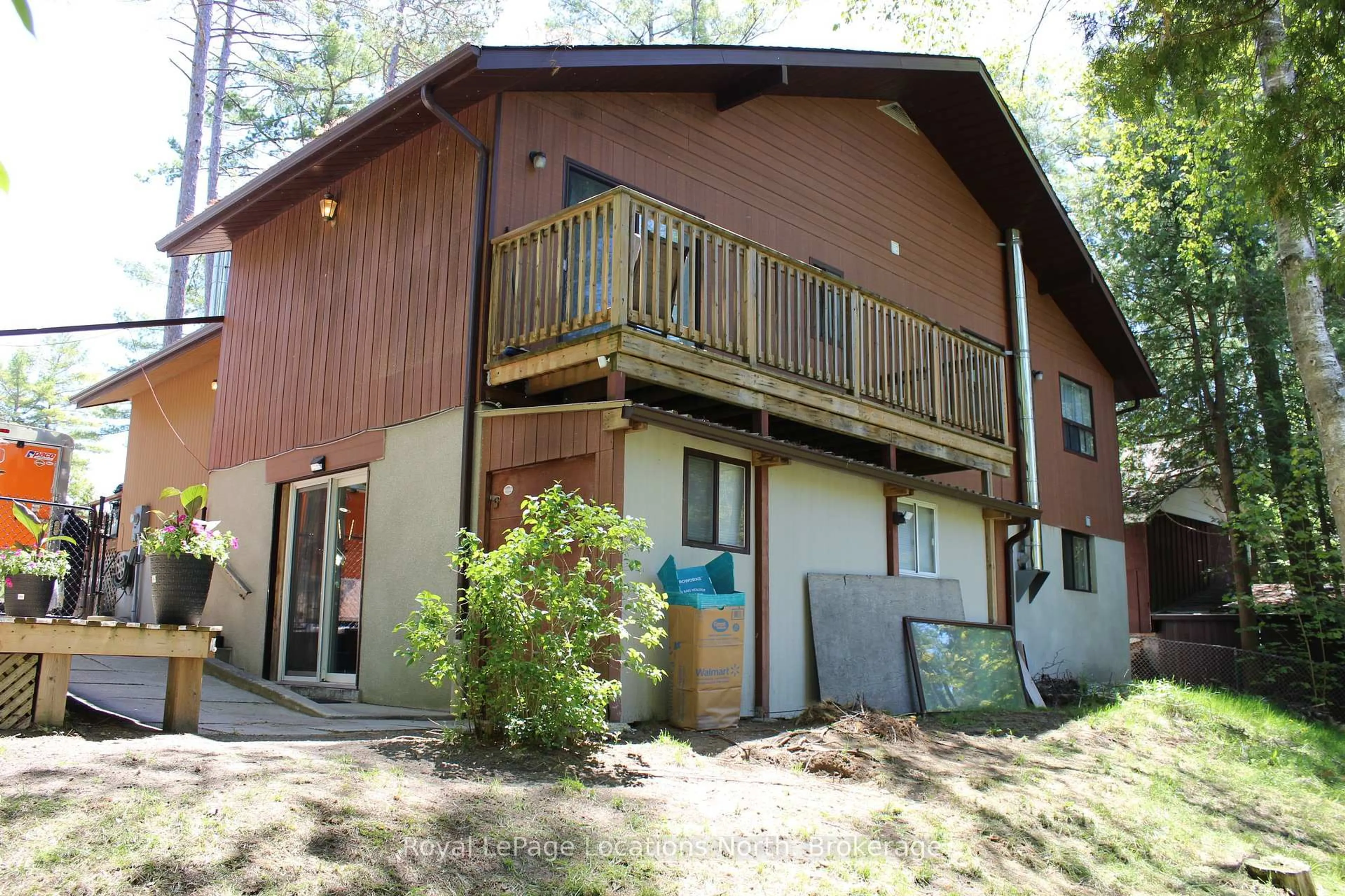 Patio, unknown for 30 Earl St, Wasaga Beach Ontario L9Z 2M6