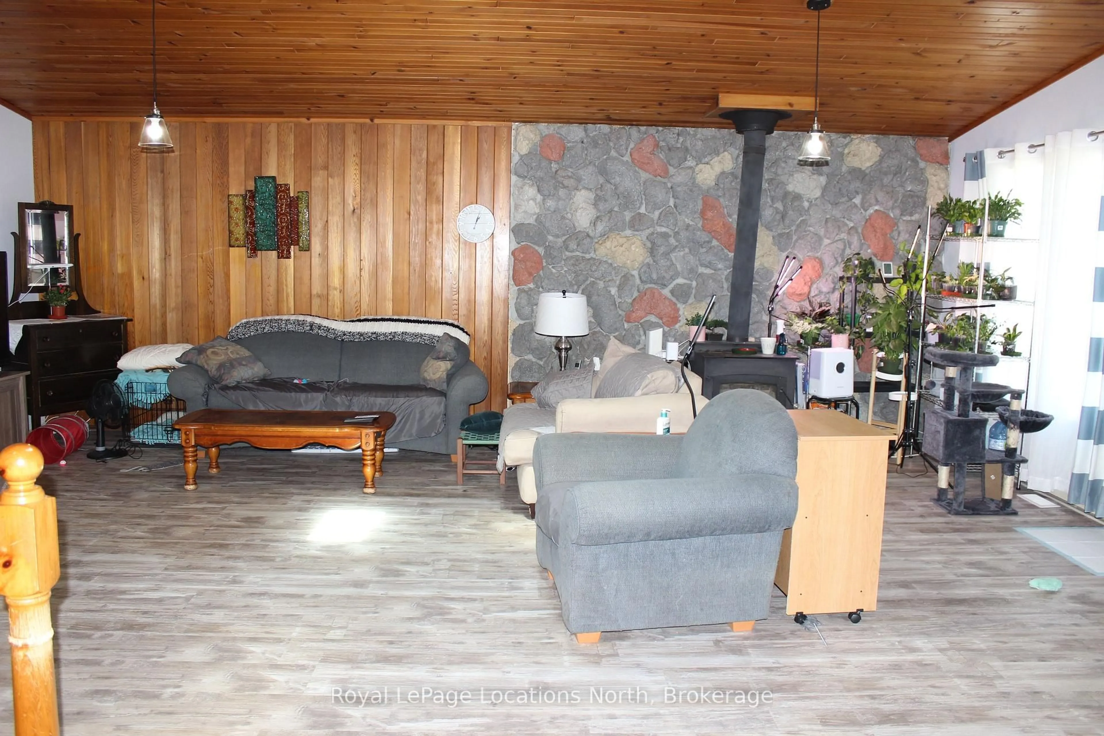 Living room with furniture, unknown for 30 Earl St, Wasaga Beach Ontario L9Z 2M6