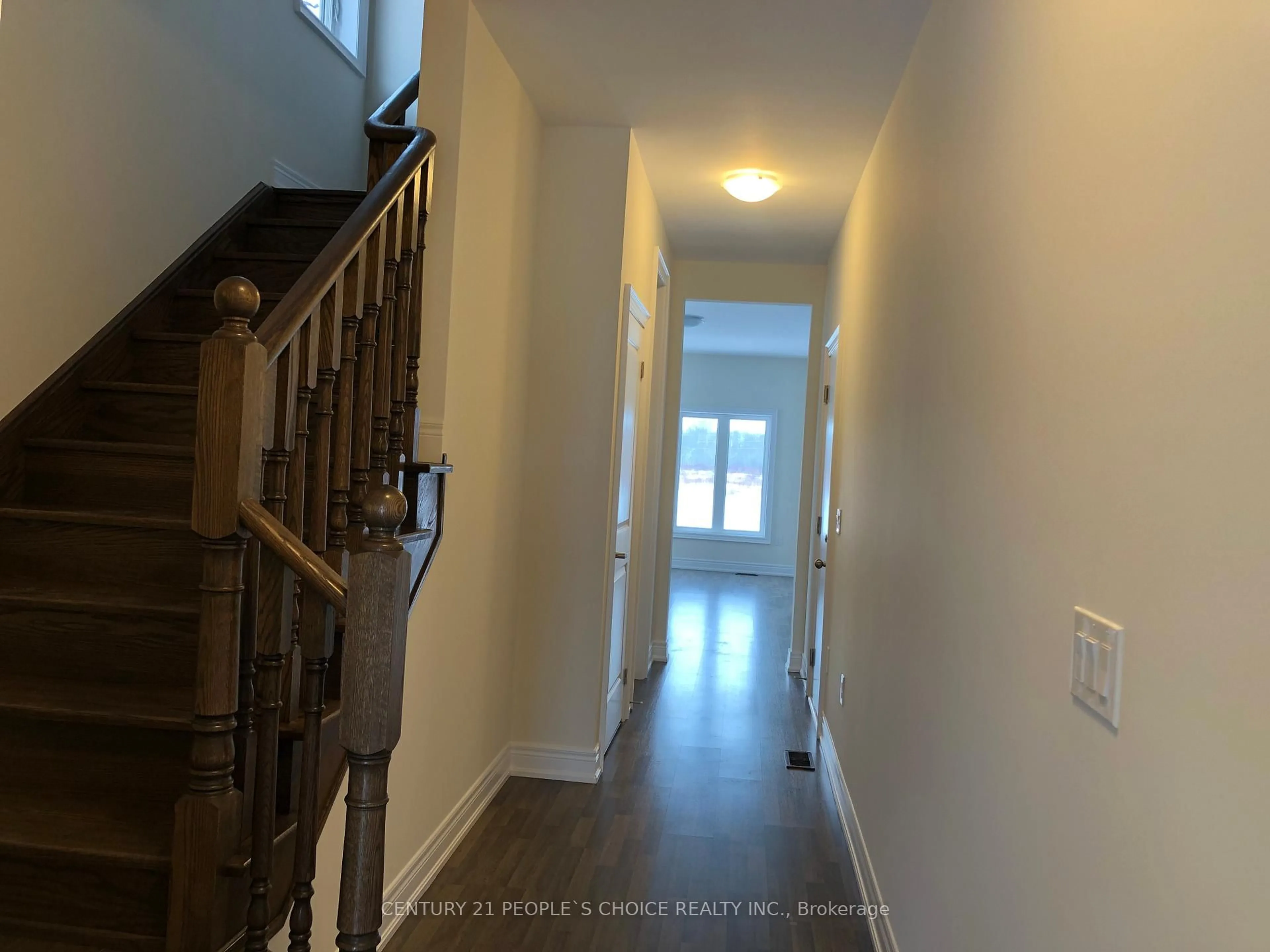Indoor entryway for 311 Atkinson St, Clearview Ontario L0M 1S0