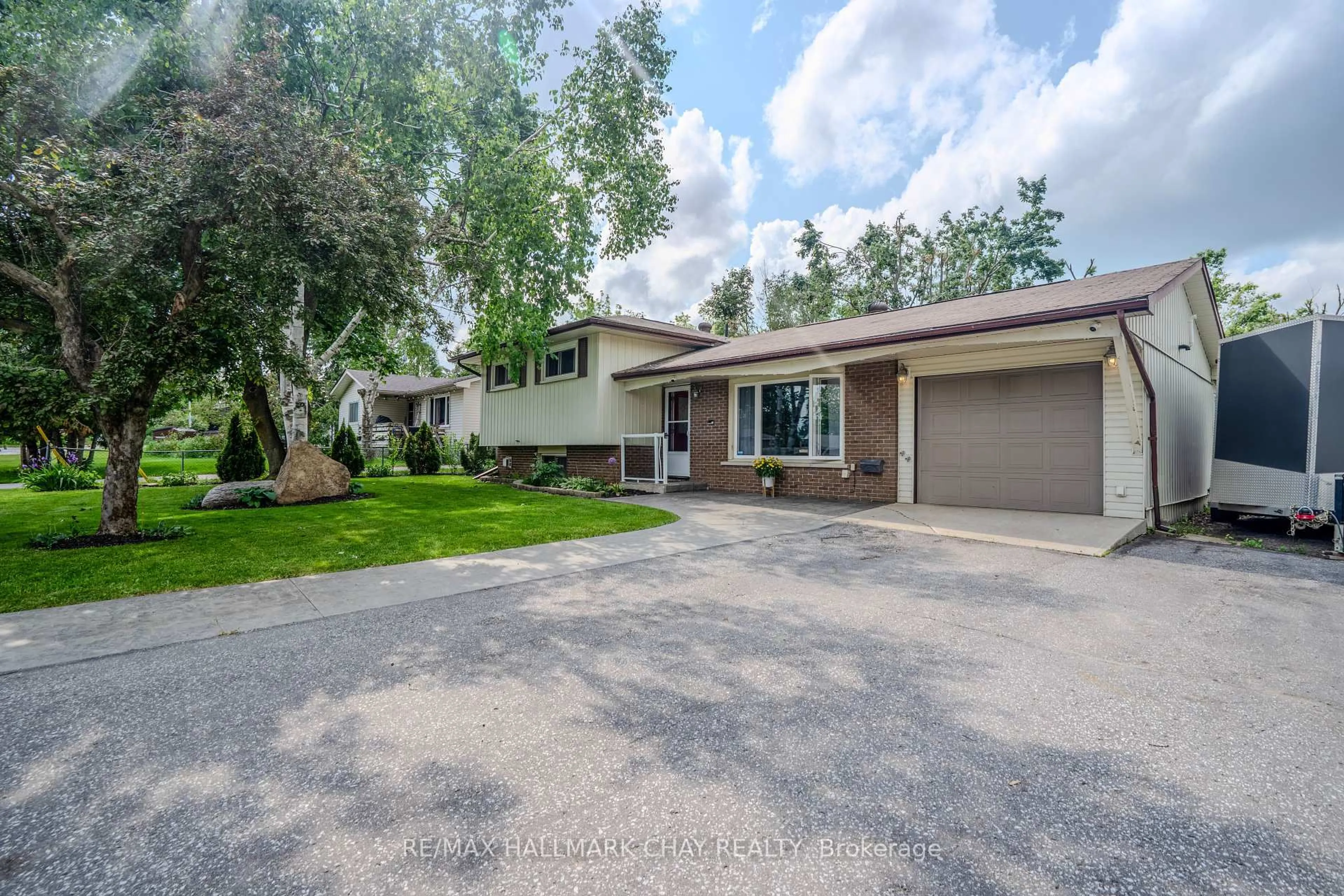 Unknown for 2 Wallis St, Oro-Medonte Ontario L3V 8N9