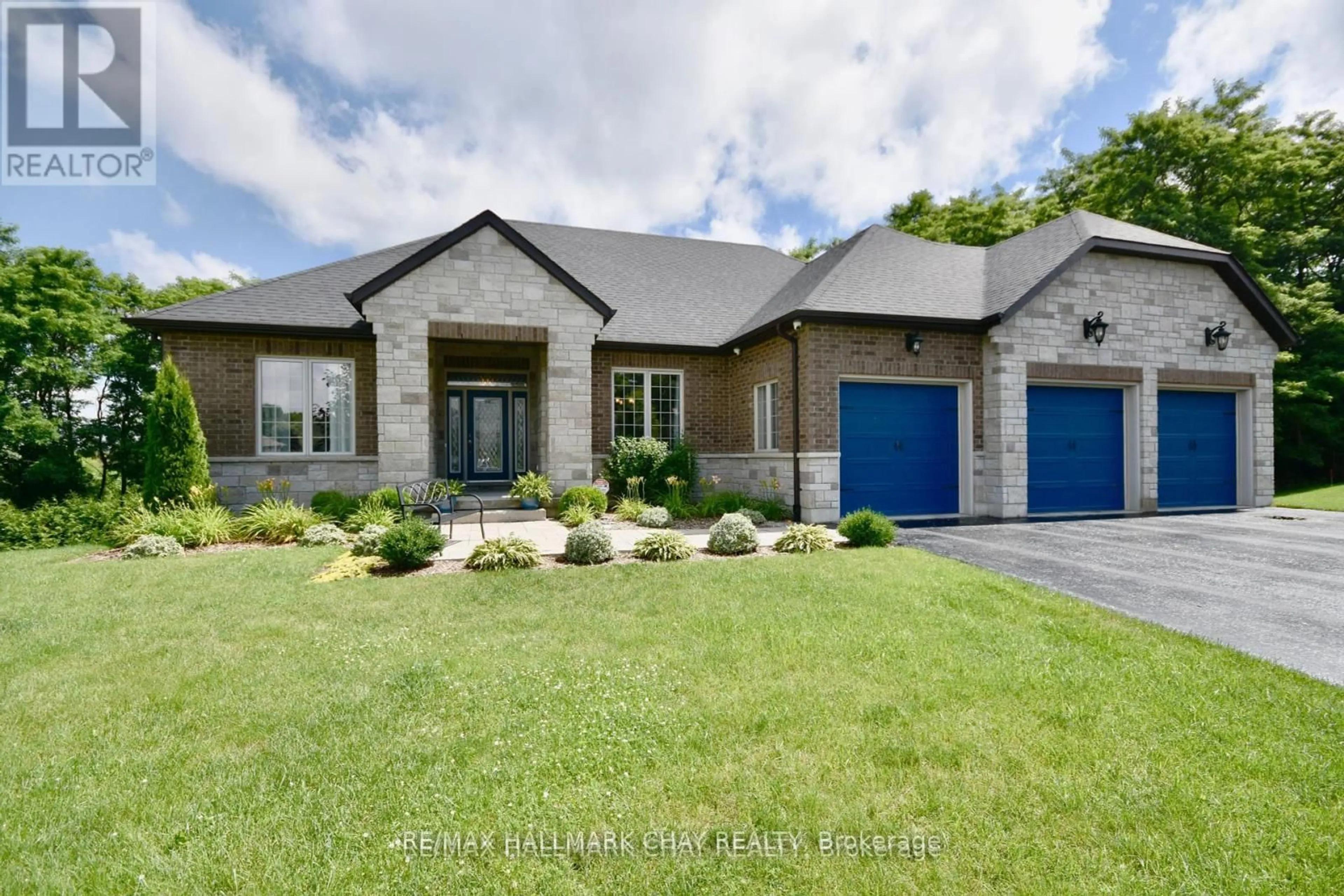 Home with brick exterior material, street for 5 Kanata Crt, Springwater Ontario L9X 0V4