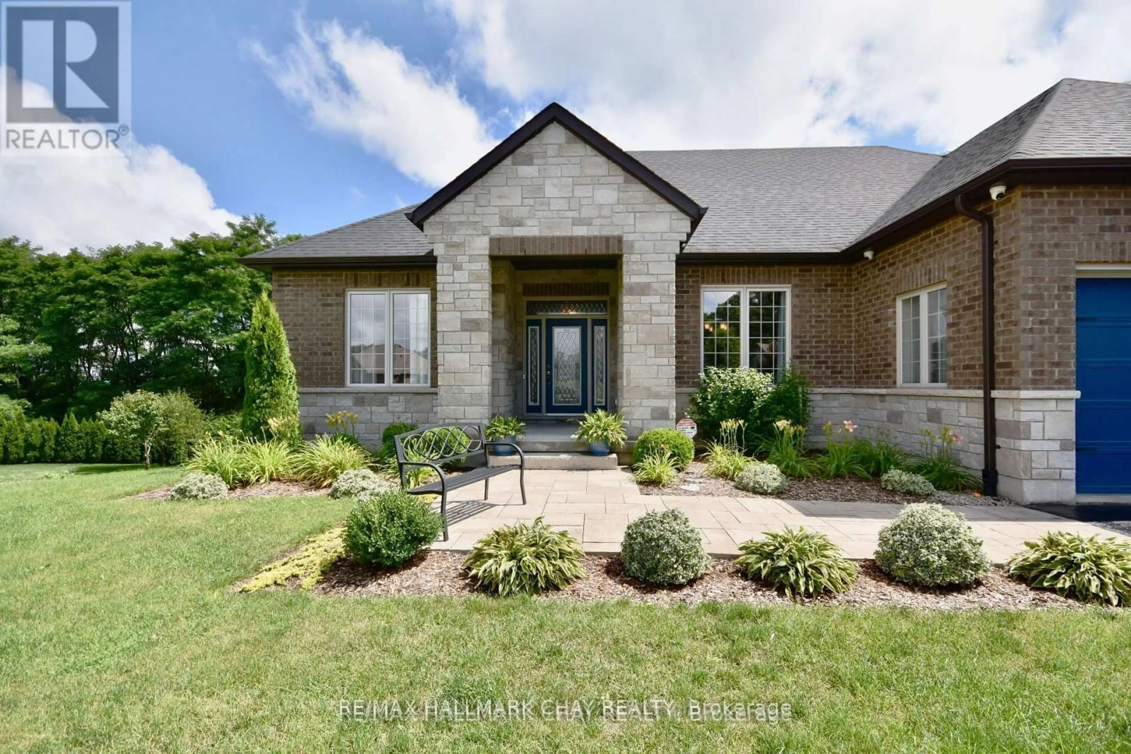 Home with brick exterior material, street for 5 Kanata Crt, Springwater Ontario L9X 0V4
