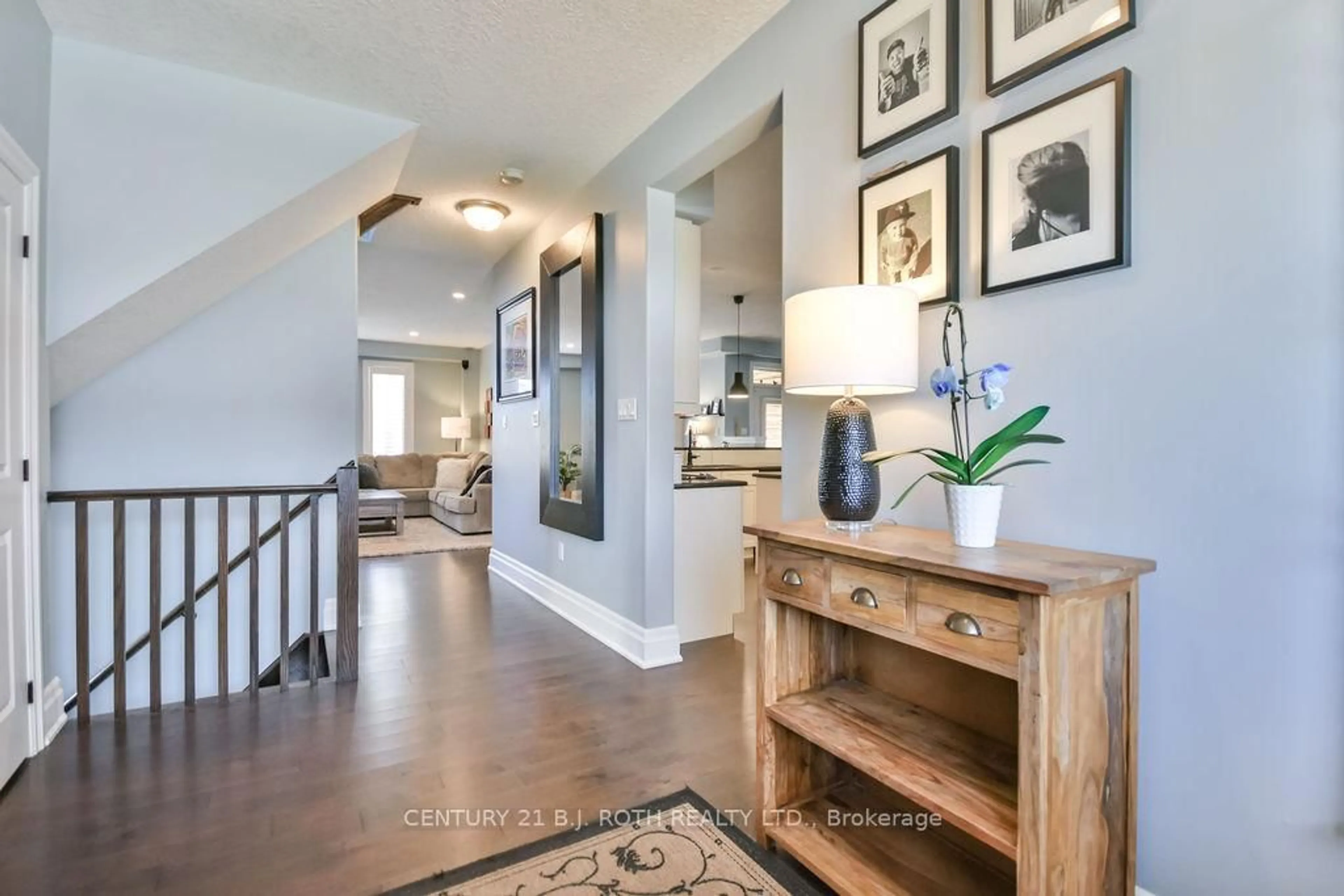 Indoor entryway for 99 Jewel House Lane, Barrie Ontario L4N 5X1
