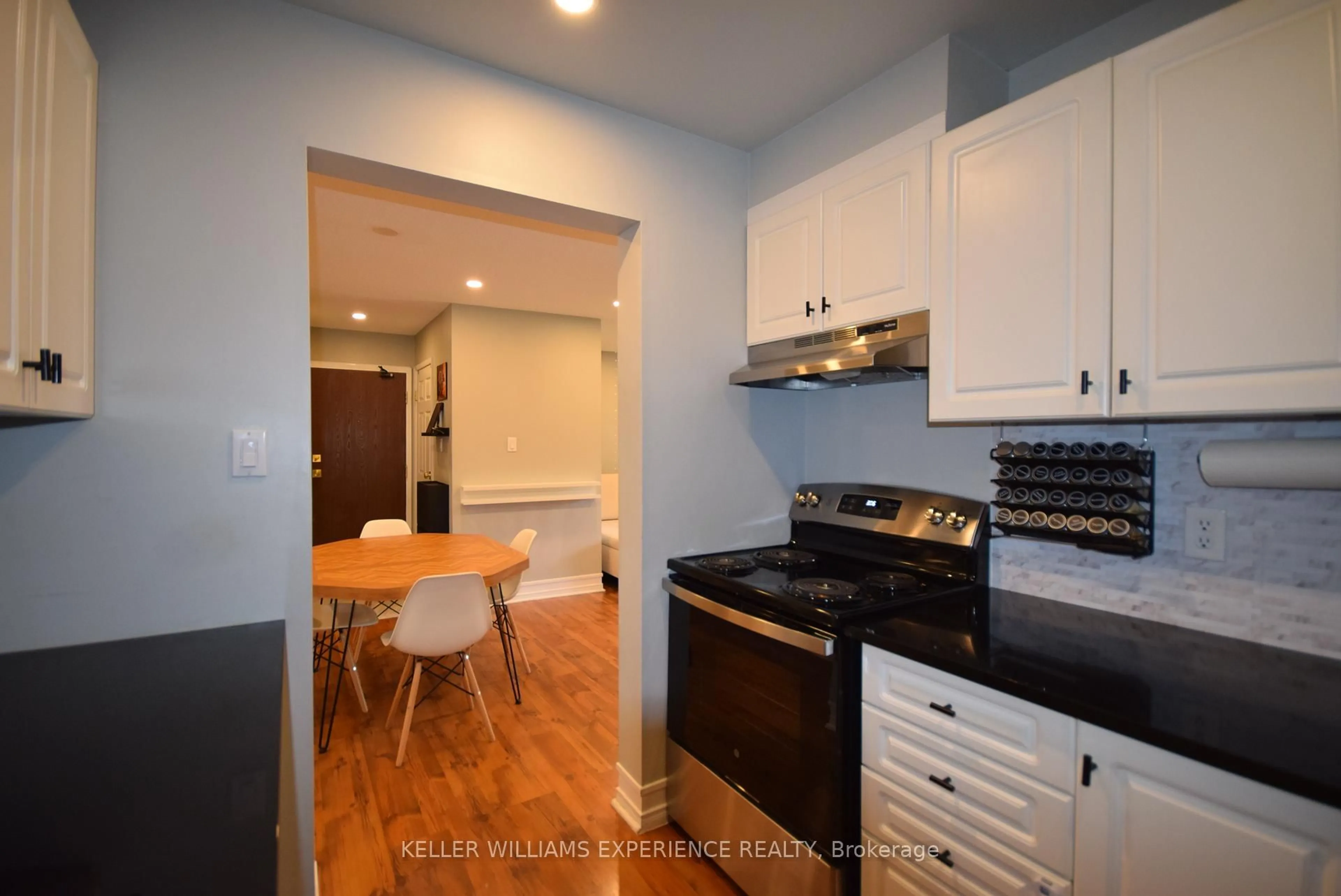 Standard kitchen, unknown for 167 Edgehill Dr #E8, Barrie Ontario L4N 1L9