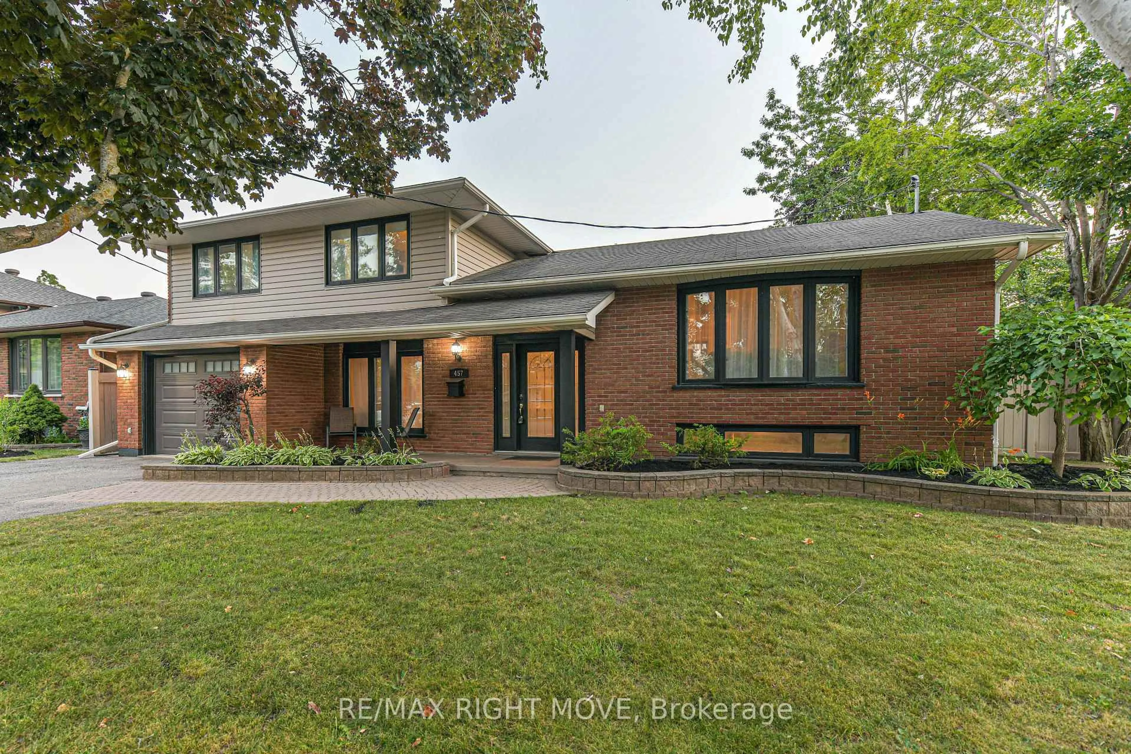 Home with brick exterior material, street for 457 Peter St, Orillia Ontario L3V 5A6