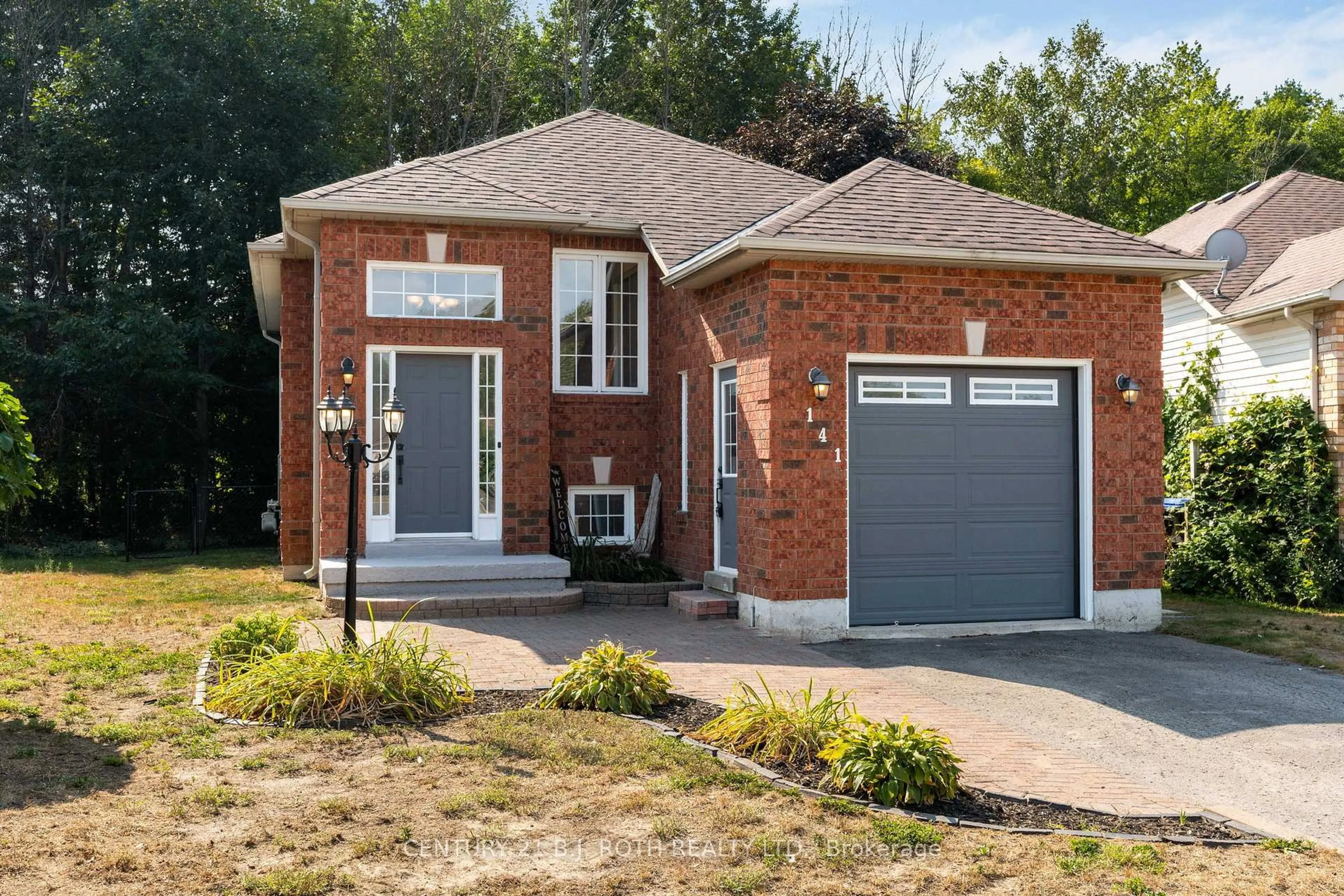 Home with brick exterior material, street for 141 Dyer Dr, Wasaga Beach Ontario L9Z 1M1