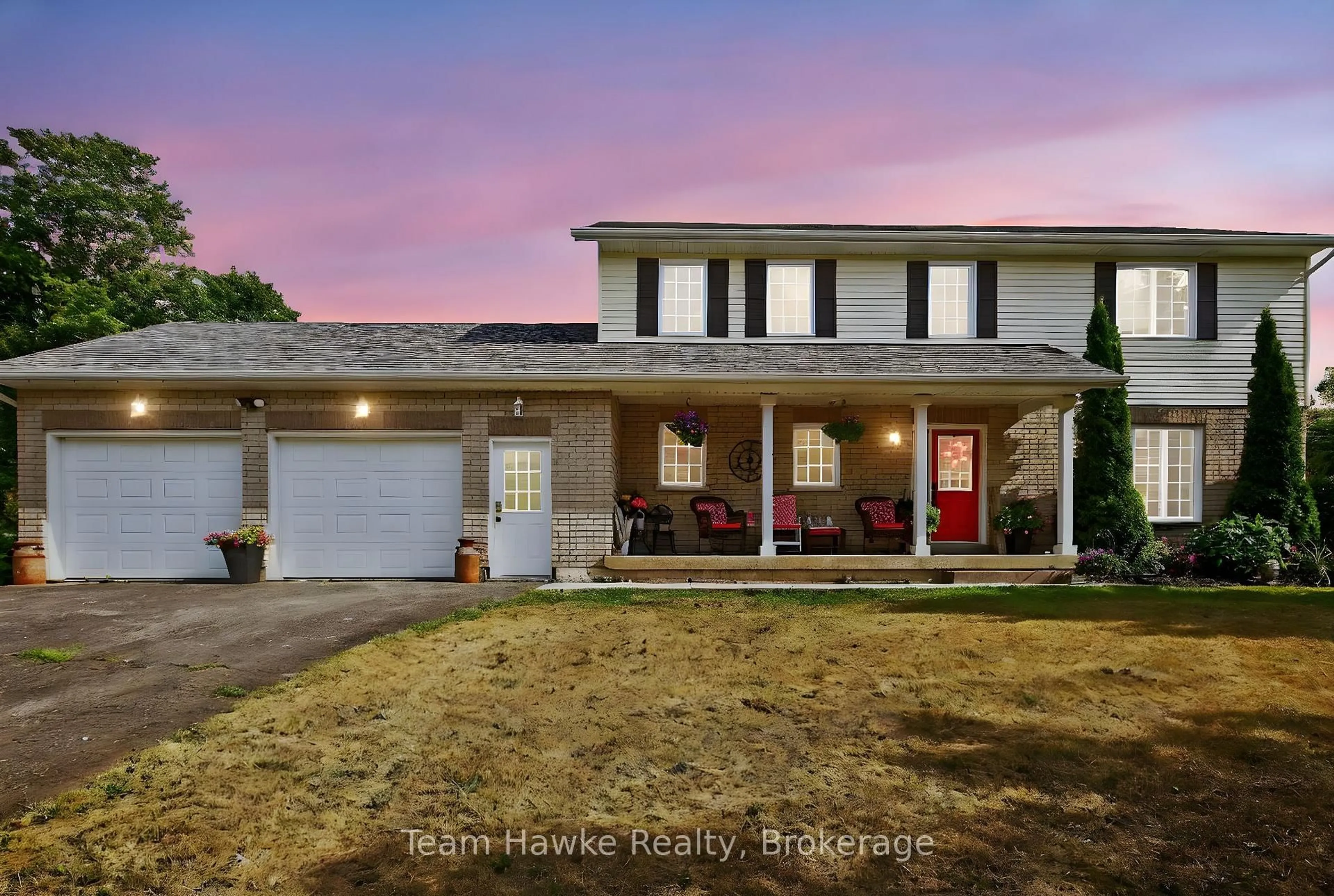 A pic from outside/outdoor area/front of a property/back of a property/a pic from drone, street for 29 BOYD Cres, Oro-Medonte Ontario L0K 1N0