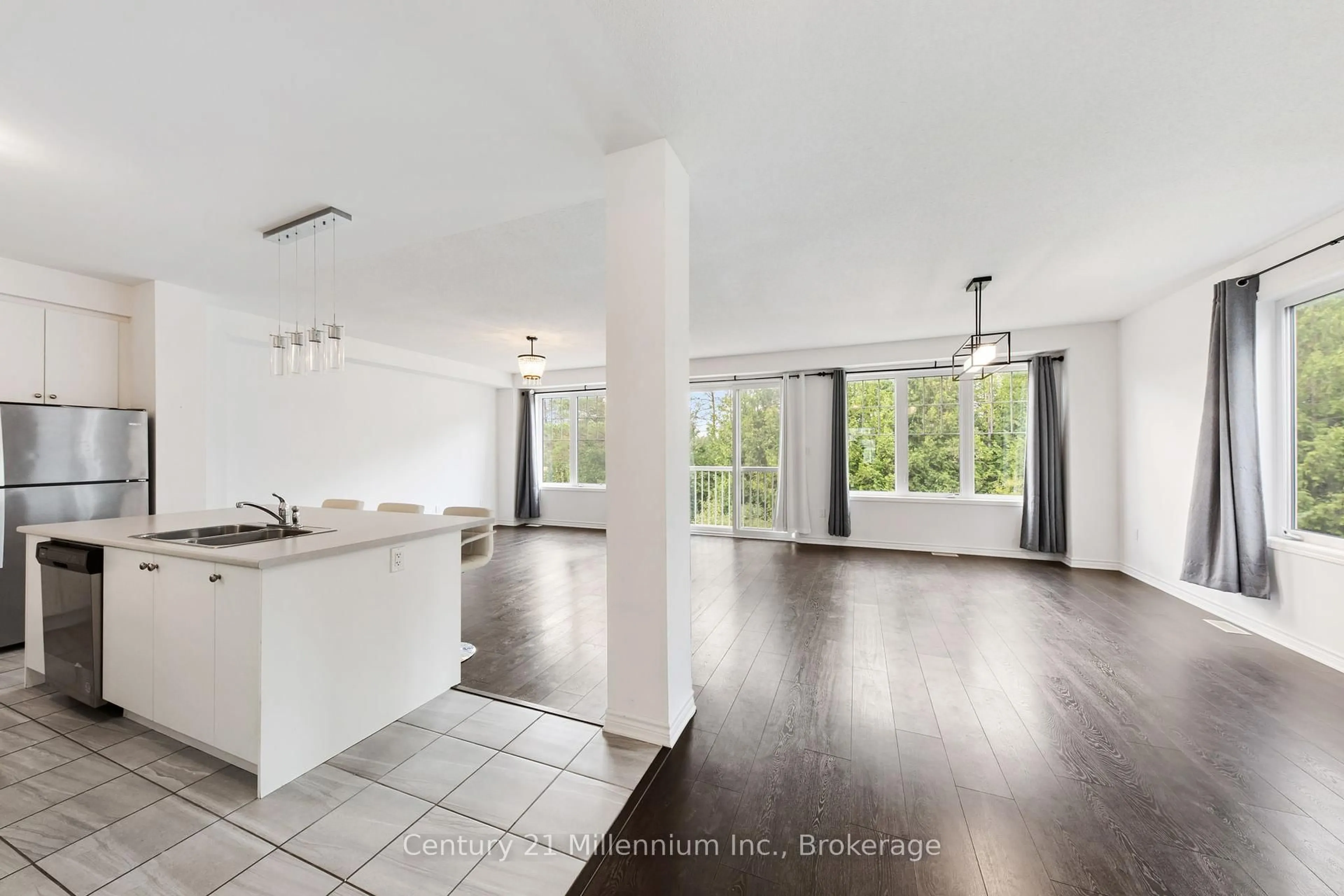 Open concept kitchen, unknown for 13 Abby Dr, Wasaga Beach Ontario L9Z 0K1