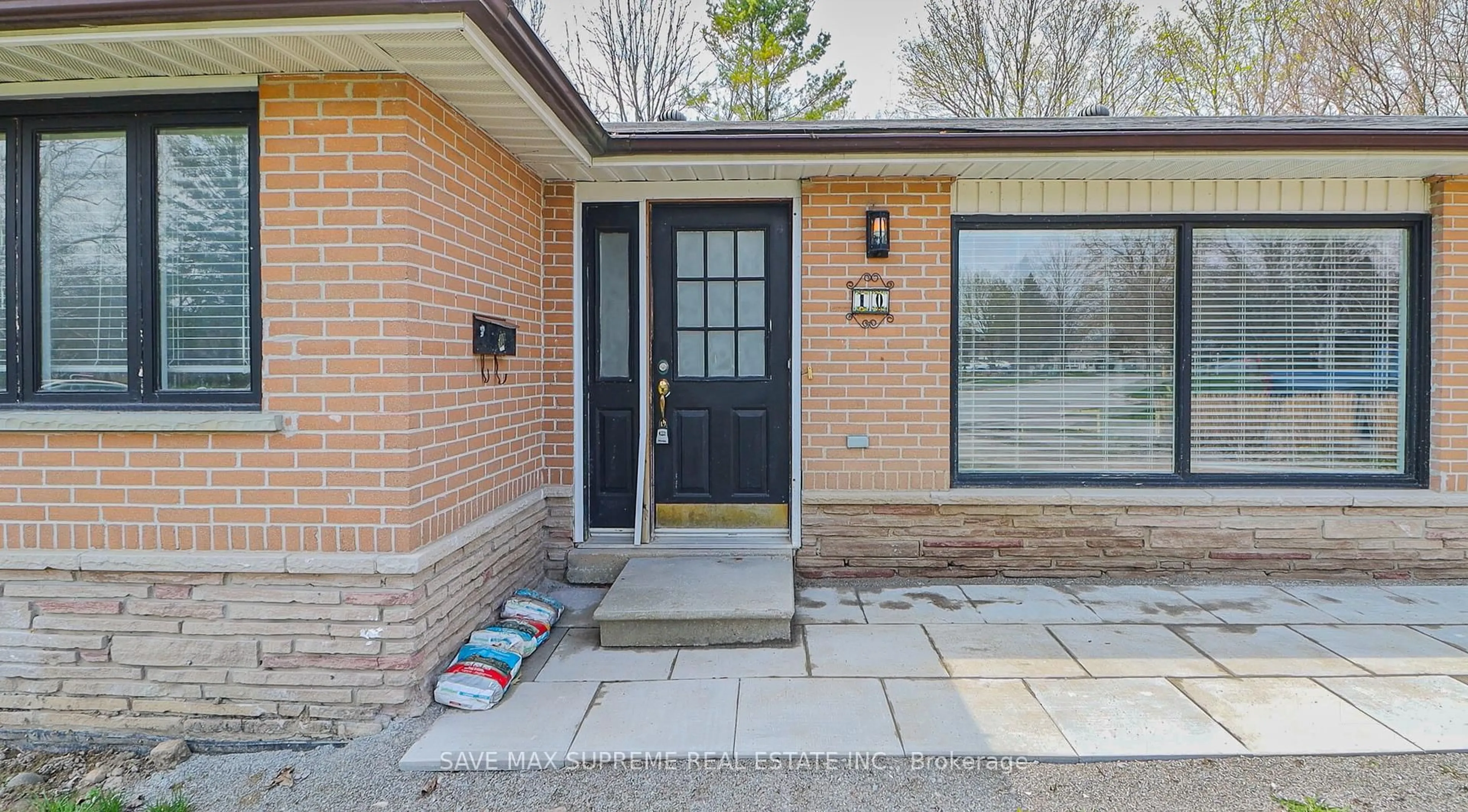 Home with brick exterior material, street for 10 CURTISS Crt, Barrie Ontario L4M 2M7