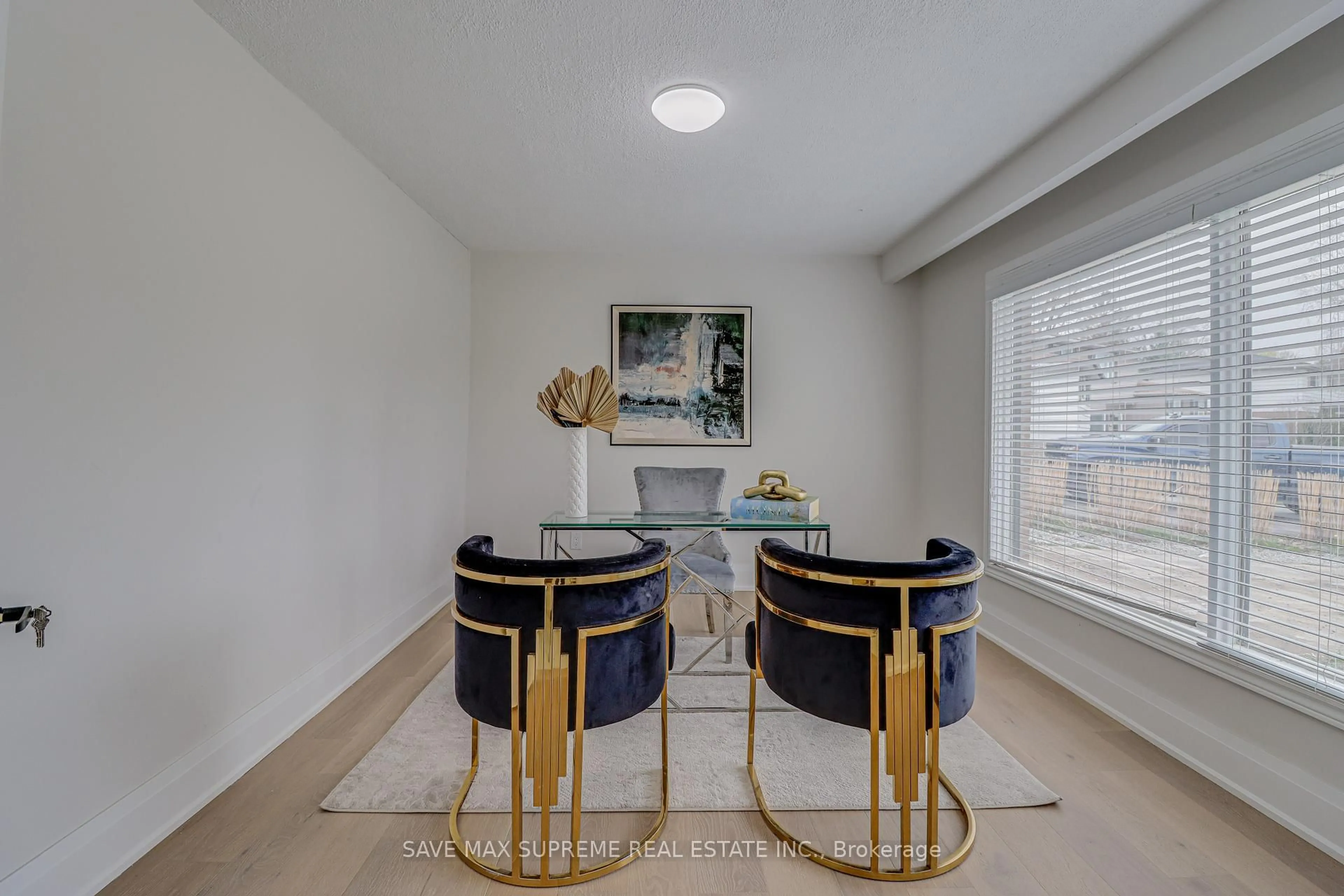 A pic of a room for 10 CURTISS Crt, Barrie Ontario L4M 2M7