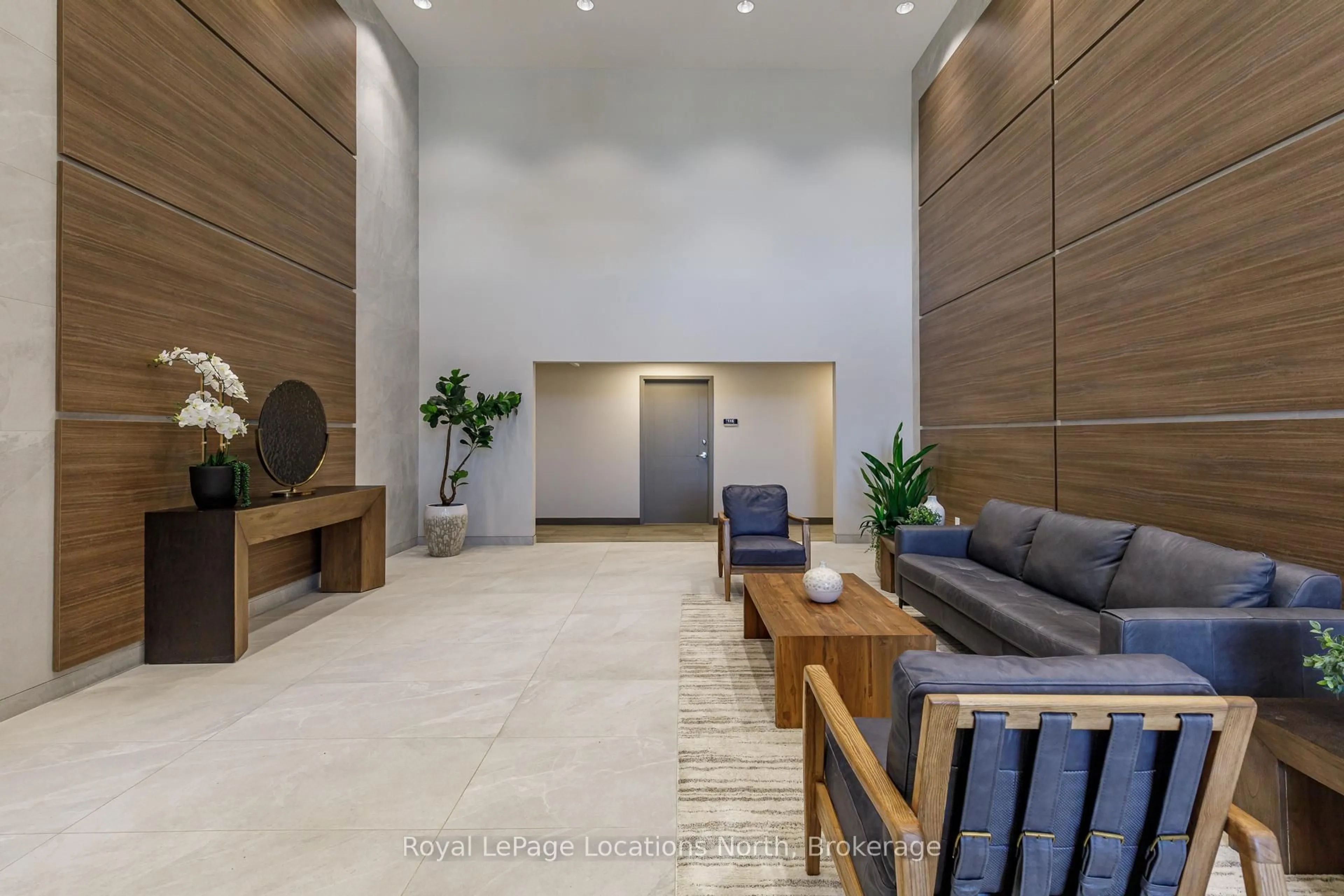 Lobby for 4 Kimberly Lane #422, Collingwood Ontario L9Y 5B4