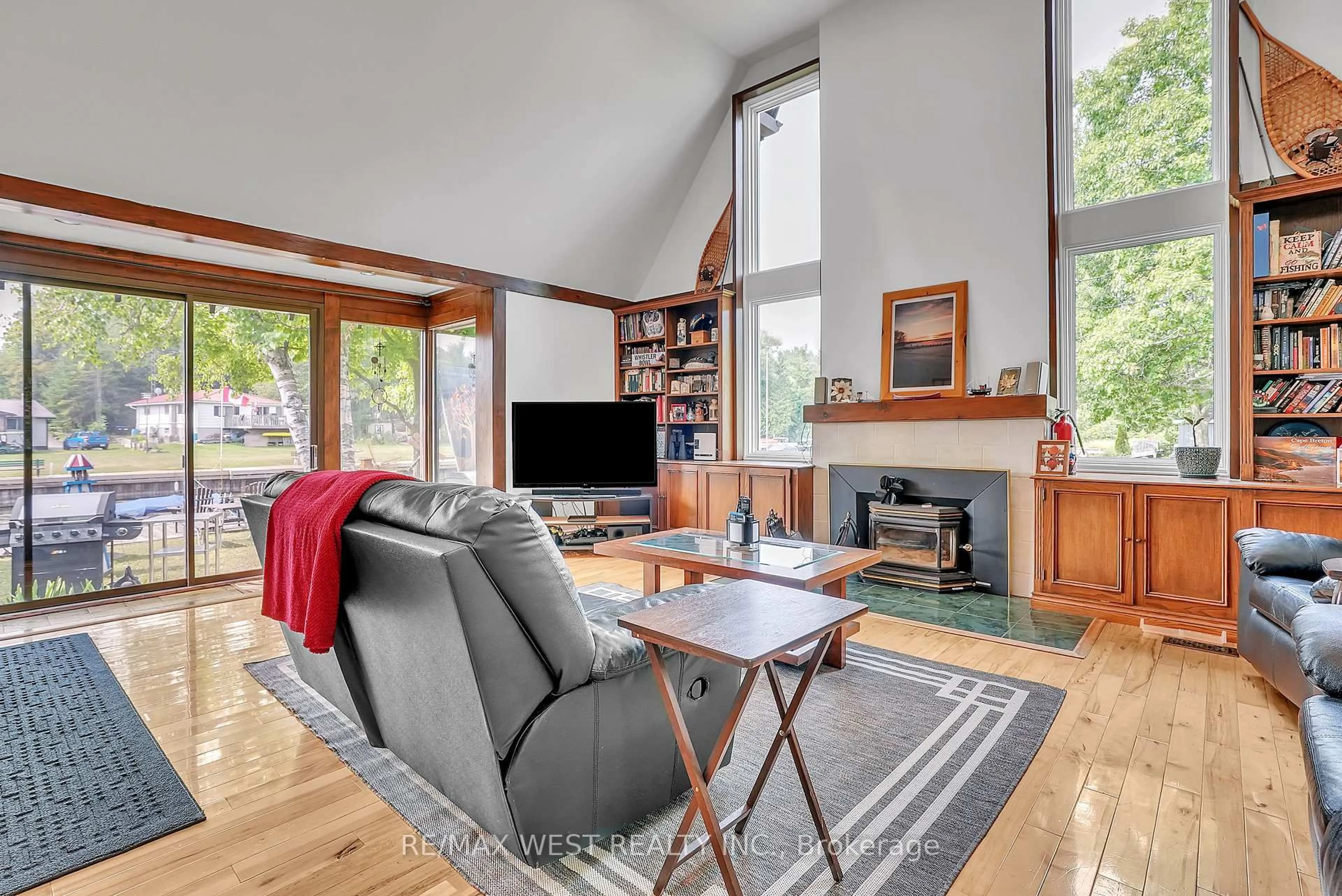 Living room with furniture, unknown for 193 Gouett St, Tay Ontario L0K 2C0