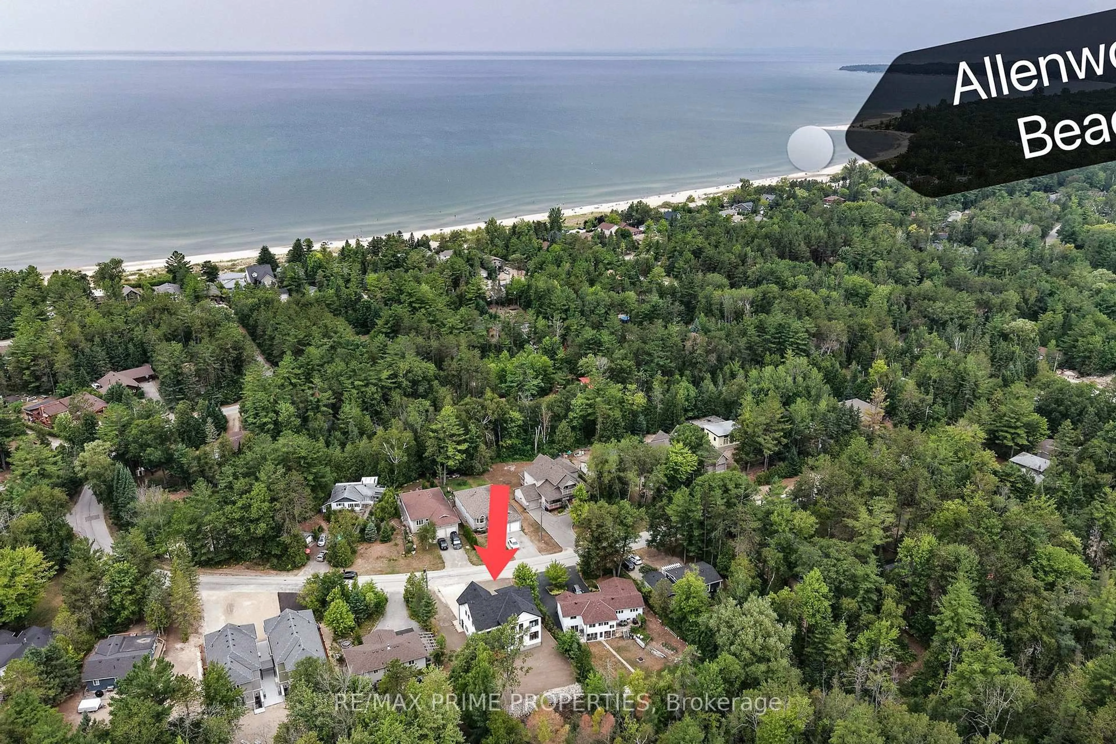 A pic from outside/outdoor area/front of a property/back of a property/a pic from drone, water/lake/river/ocean view for 118 Valerie Cres, Wasaga Beach Ontario L9Z 2P8