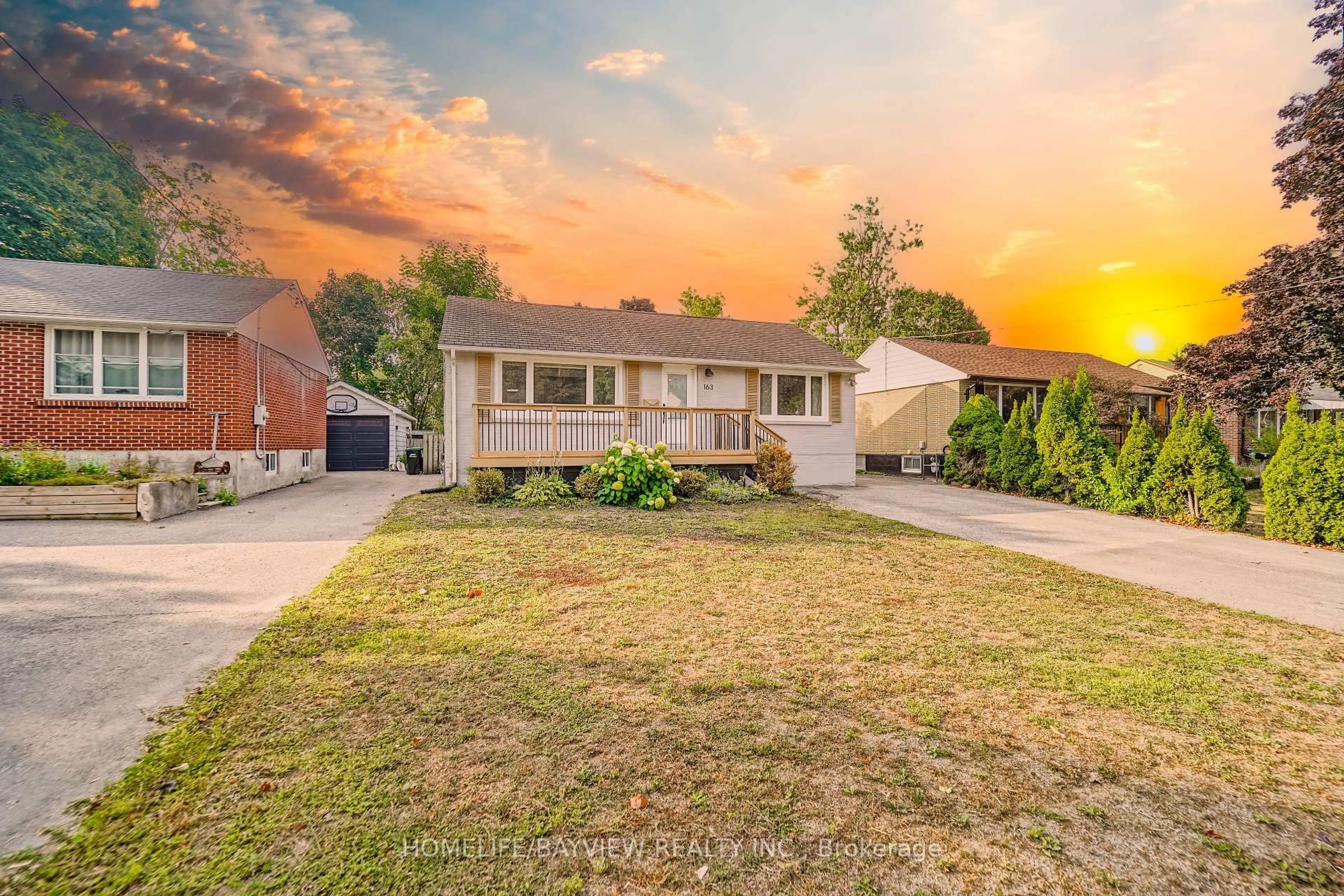 Unknown for 163 Gunn St, Barrie Ontario L4M 2H8
