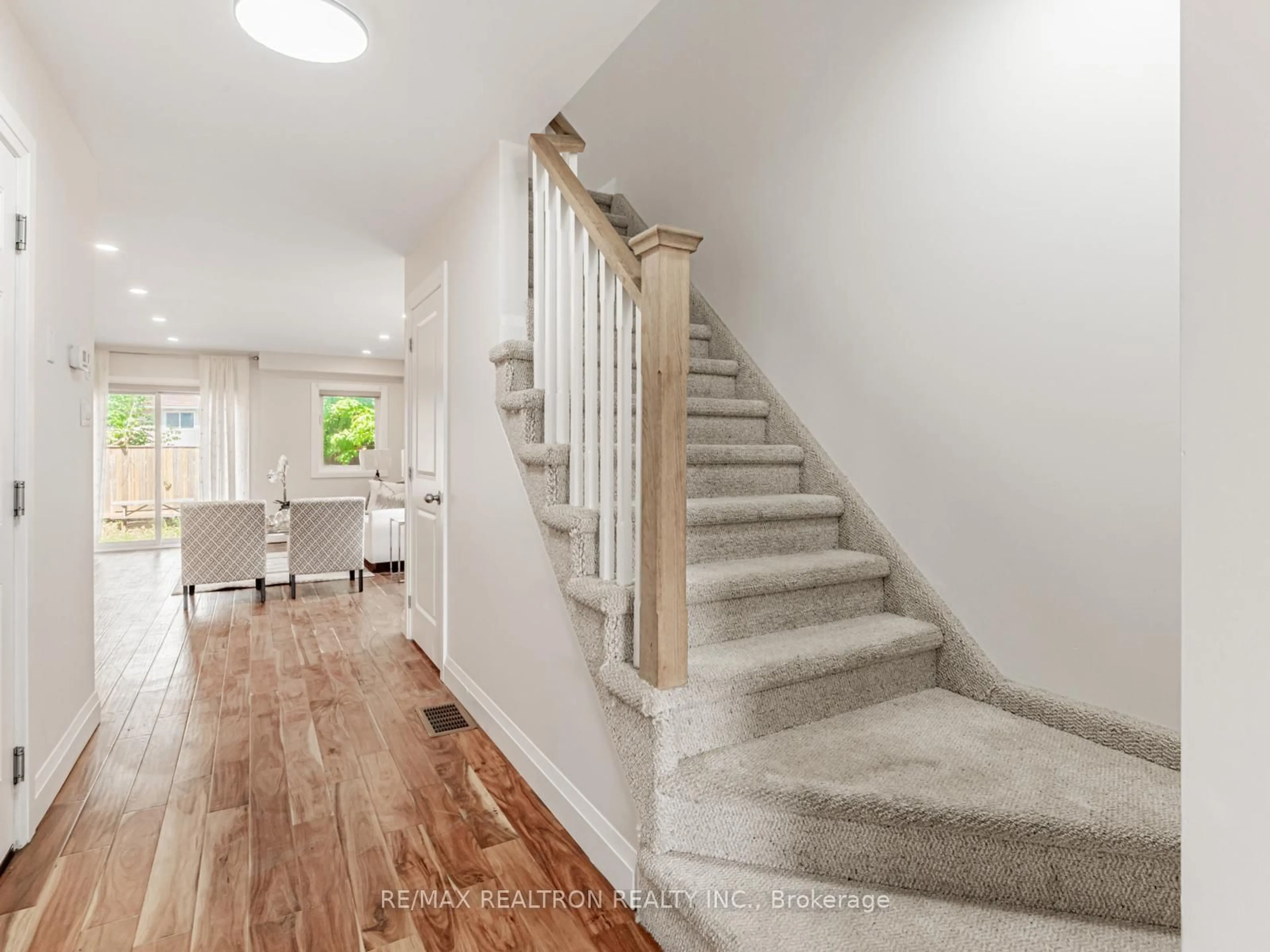 Stairs for 14b Ferris Lane, Barrie Ontario L4M 2X7