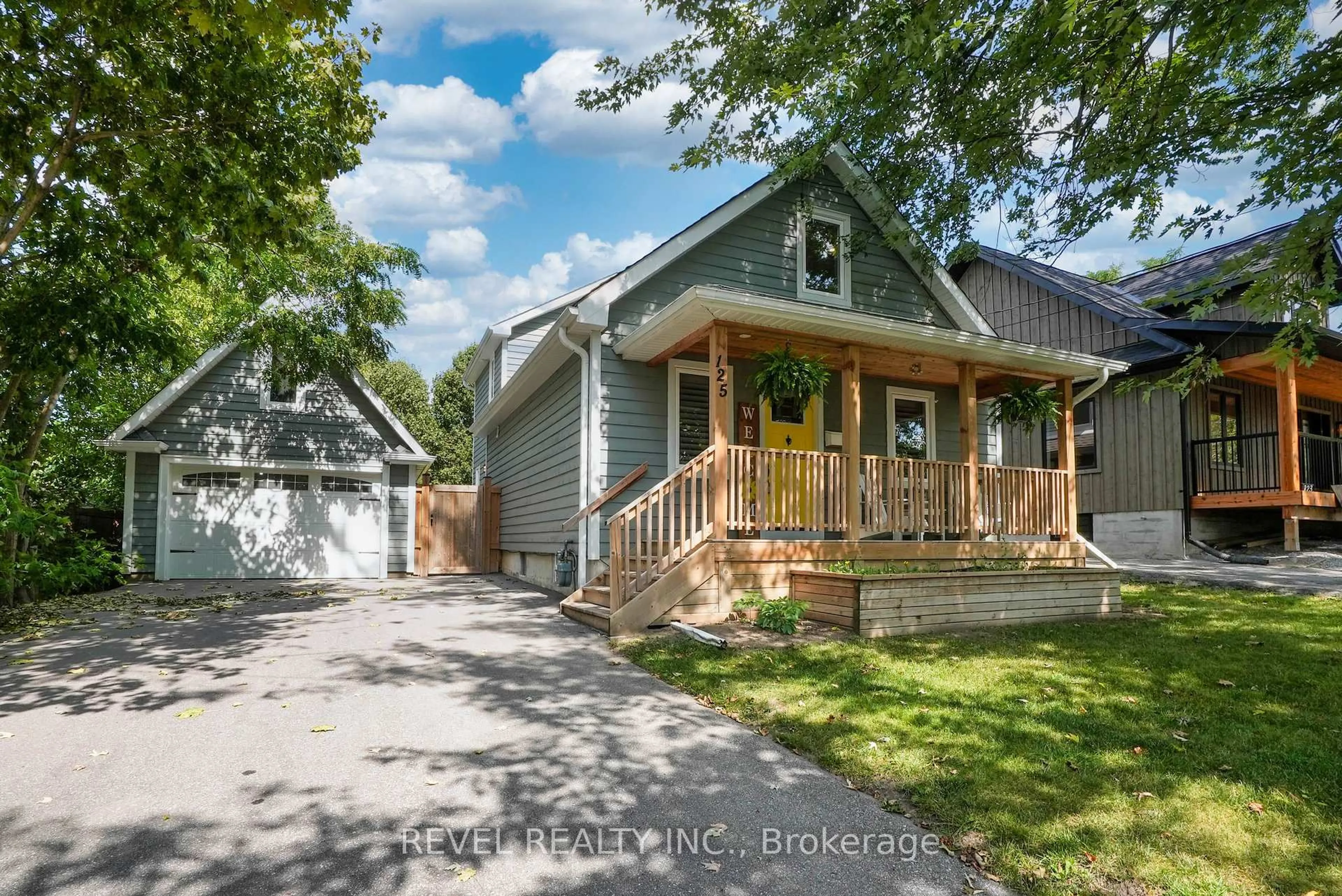 Unknown for 125 Dundonald St, Barrie Ontario L4M 3T7