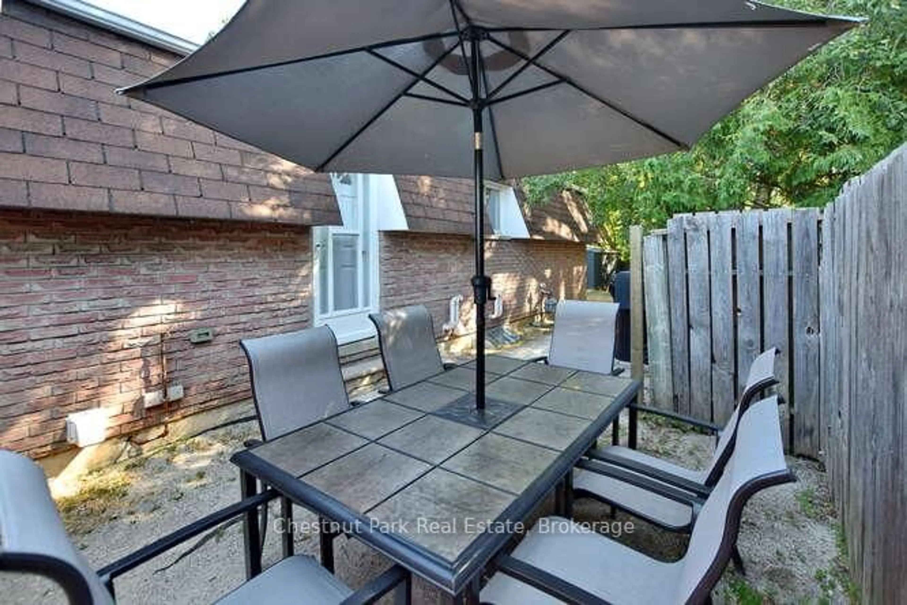 Patio, street for 83 Katherine St, Collingwood Ontario L9Y 3R3