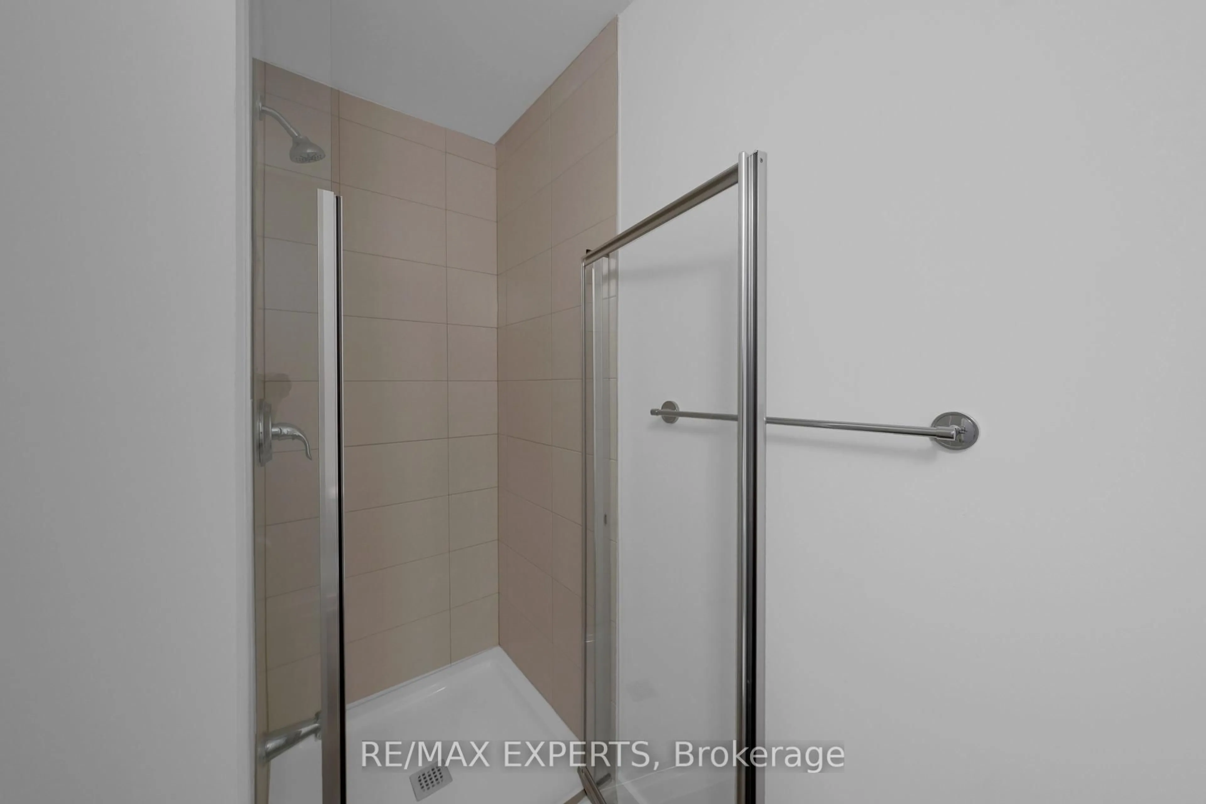 Standard bathroom, unknown for 430 Essa Rd #209, Barrie Ontario L9J 0M1