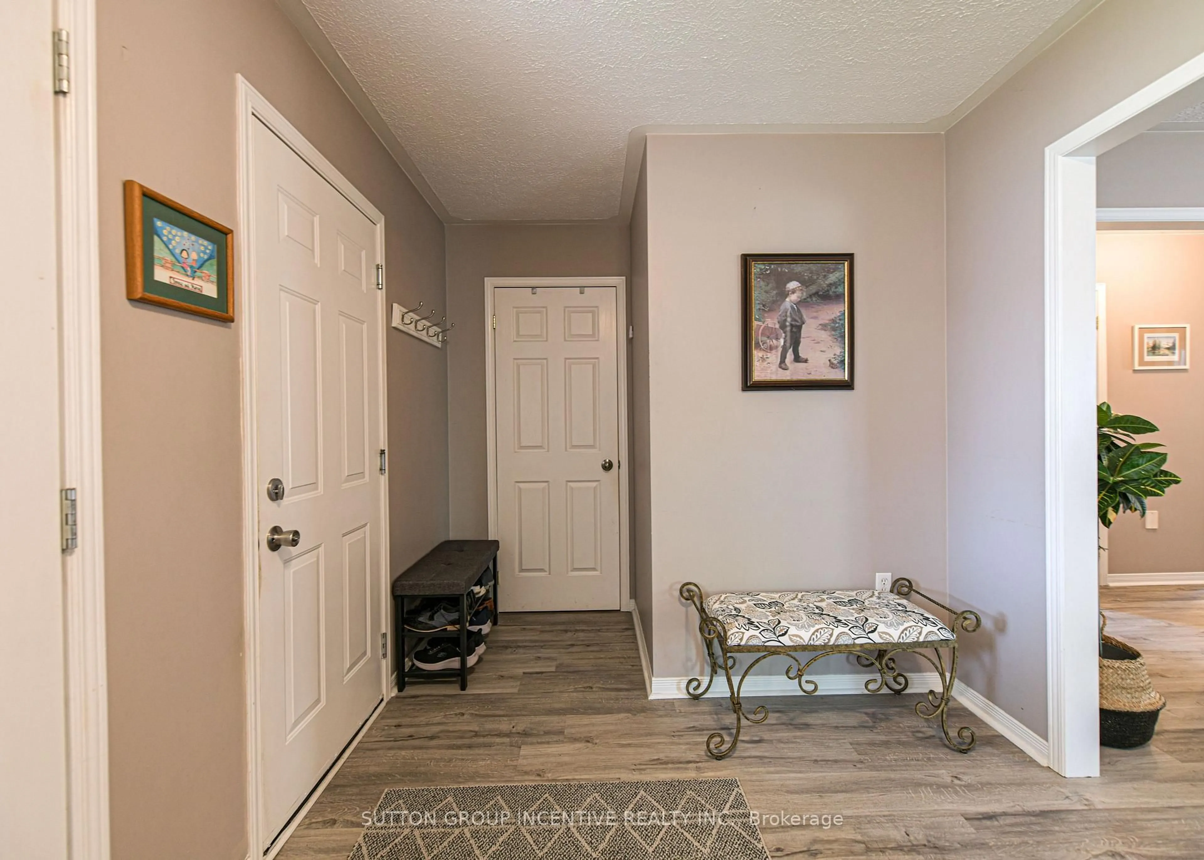 Indoor entryway for 78 Vanessa Dr, Orillia Ontario L3V 7X1