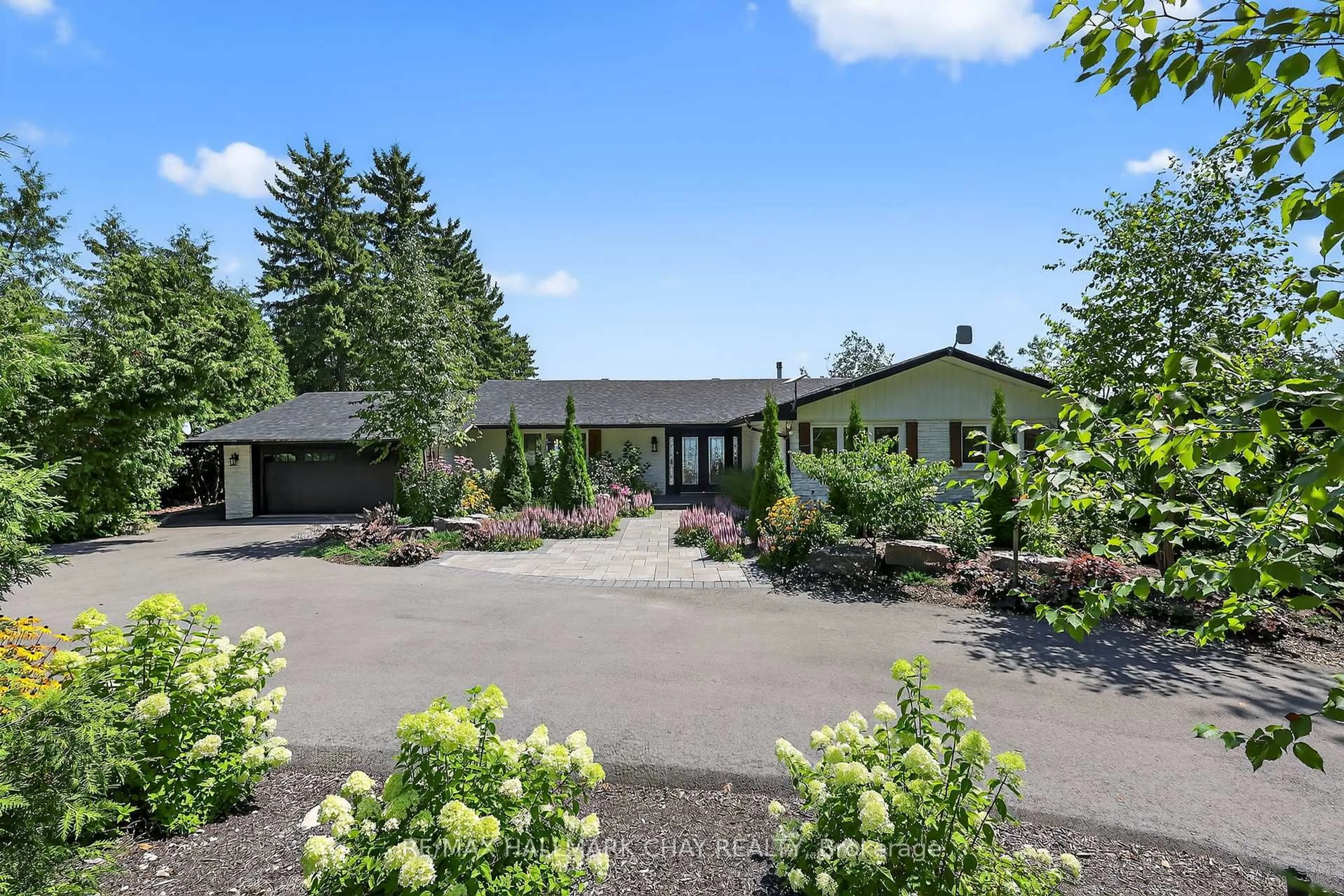 A pic from outside/outdoor area/front of a property/back of a property/a pic from drone, unknown for 47 Eight Mile Point Rd, Oro-Medonte Ontario L3V 6H1