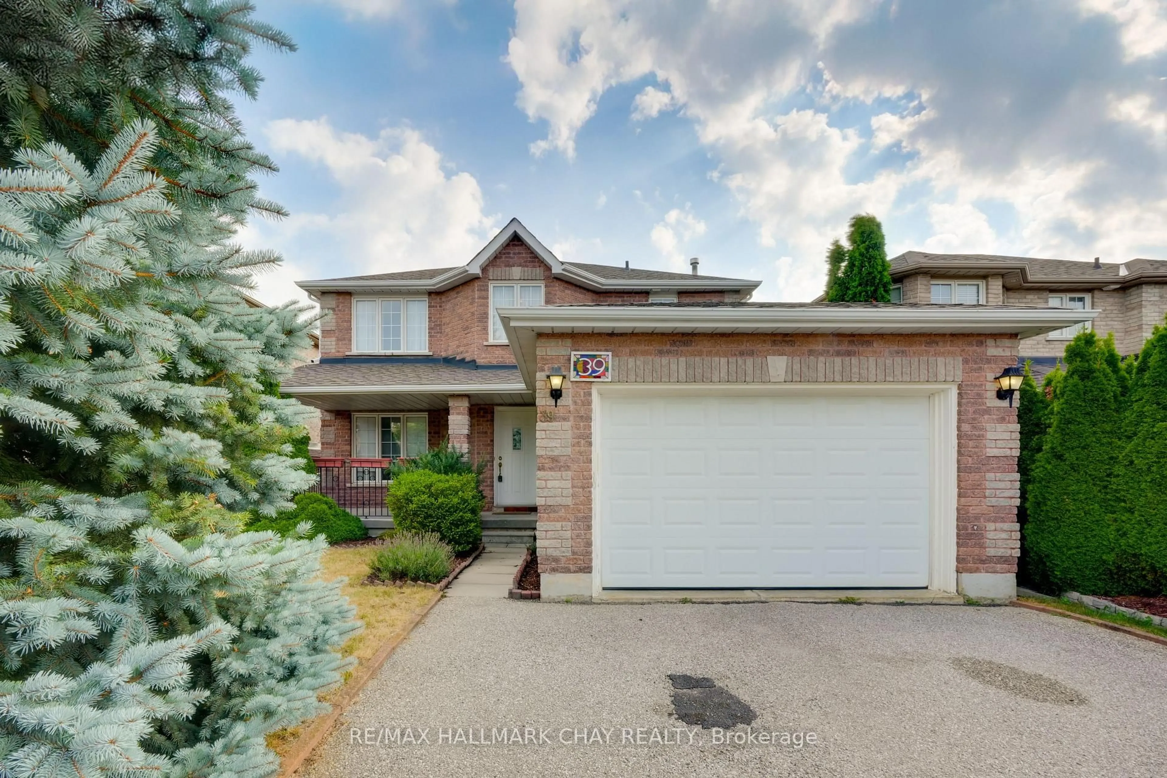 Home with brick exterior material, street for 39 Lang Dr, Barrie Ontario L4N 0W3