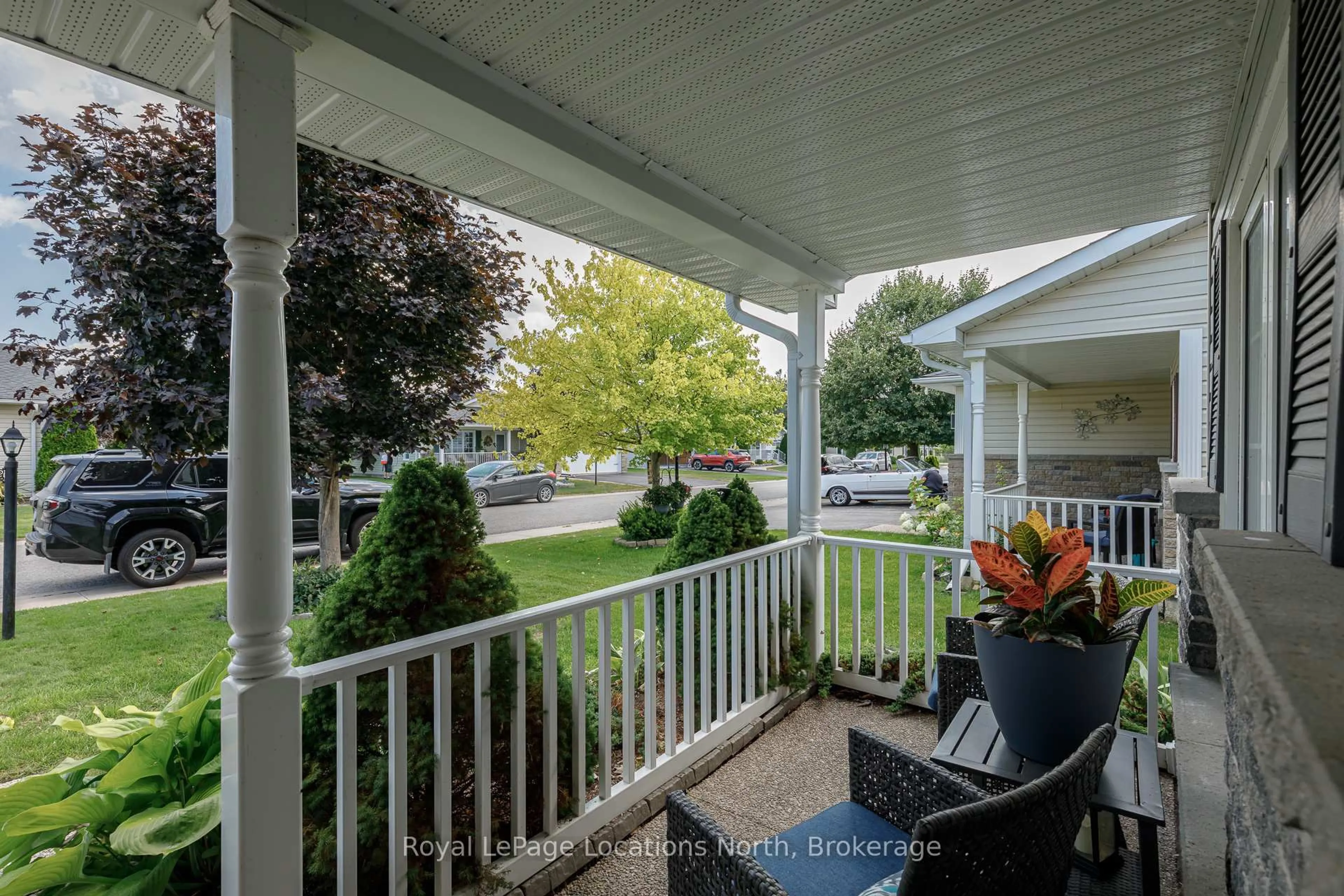 Patio, street for 46 new york Ave, Wasaga Beach Ontario L9Z 3A8