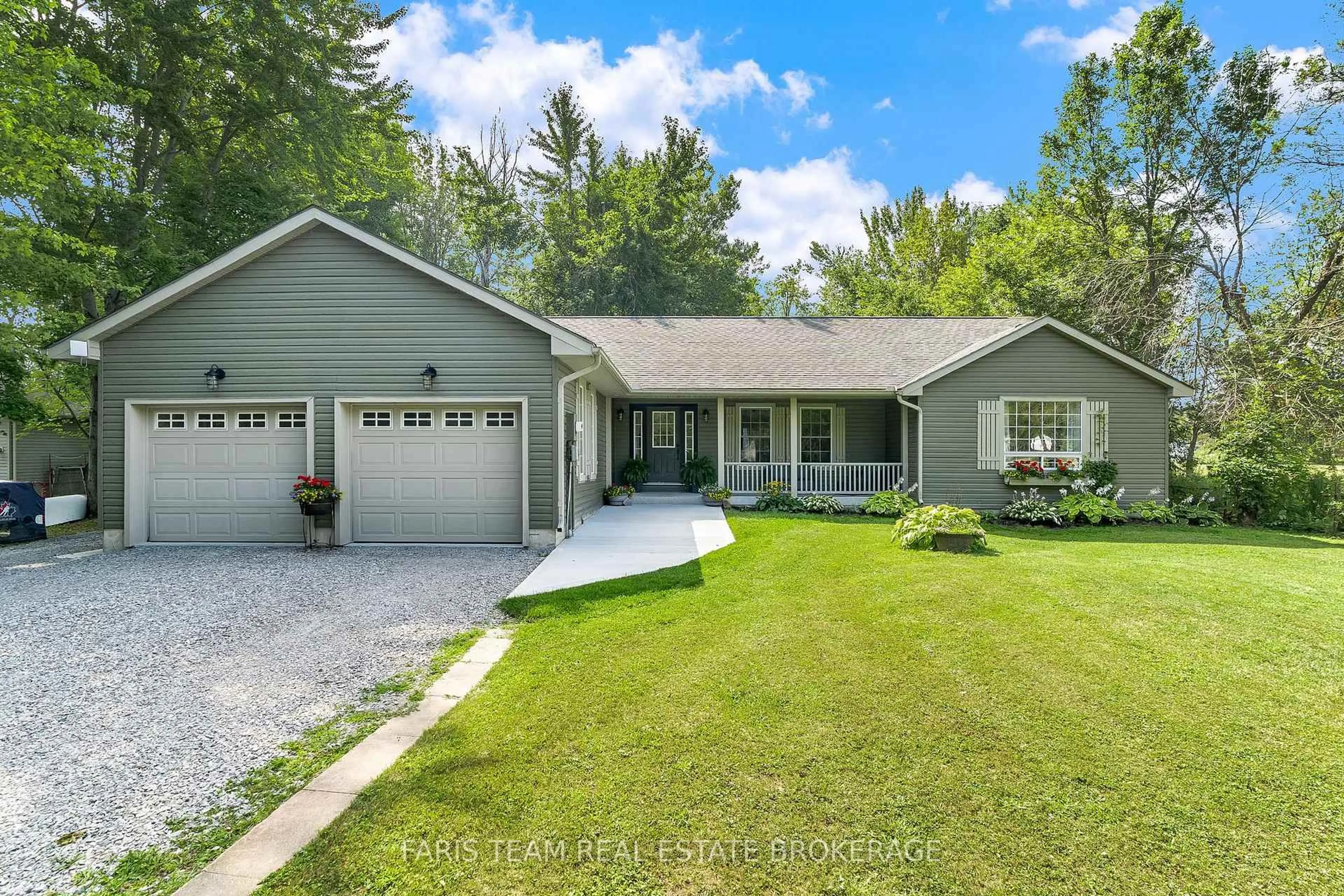 Home with vinyl exterior material, unknown for 3563 Timberline Ave, Severn Ontario L3V 0V8