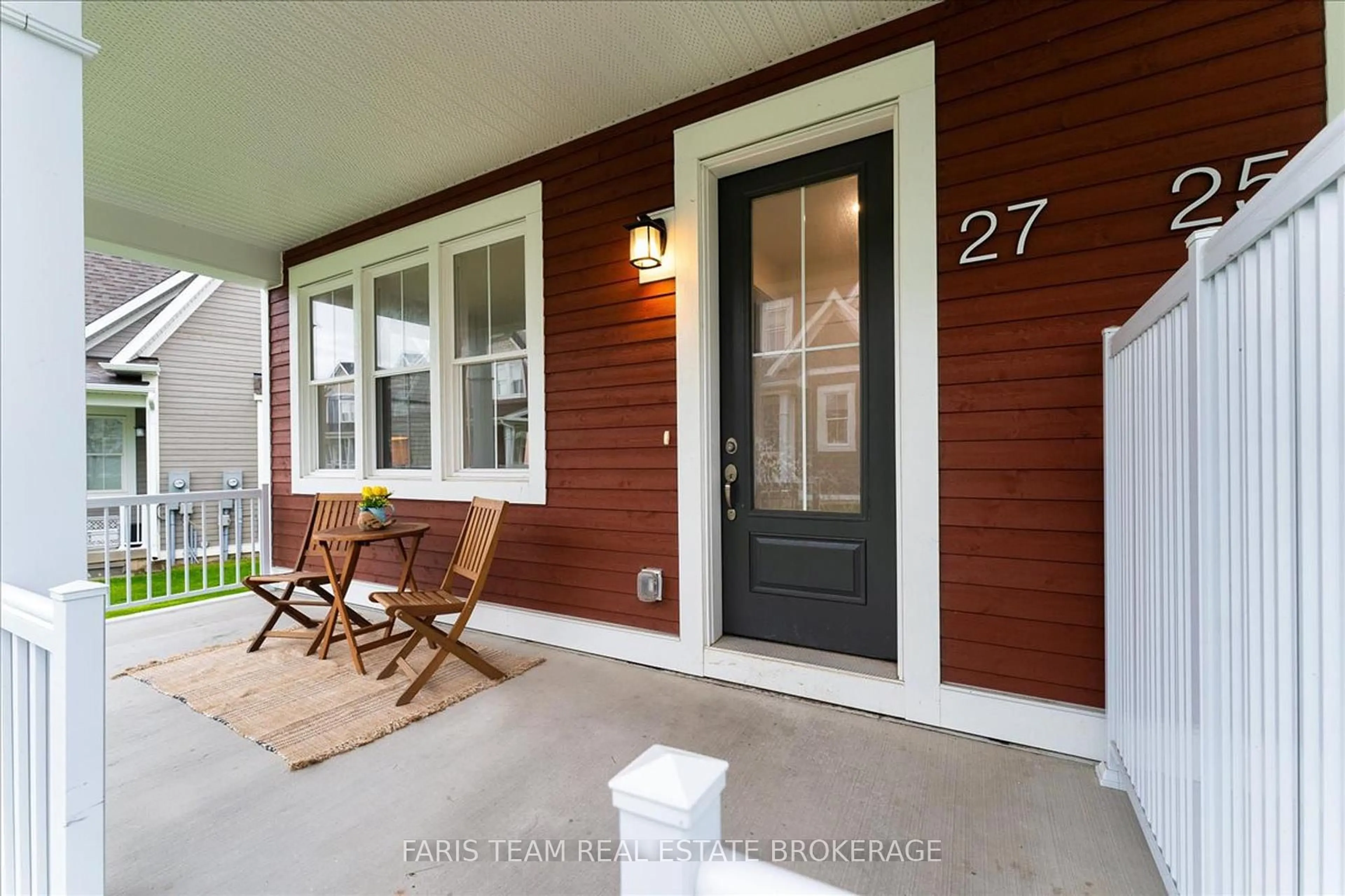 Indoor entryway for 27 Julia Cres, Midland Ontario L4R 0A9
