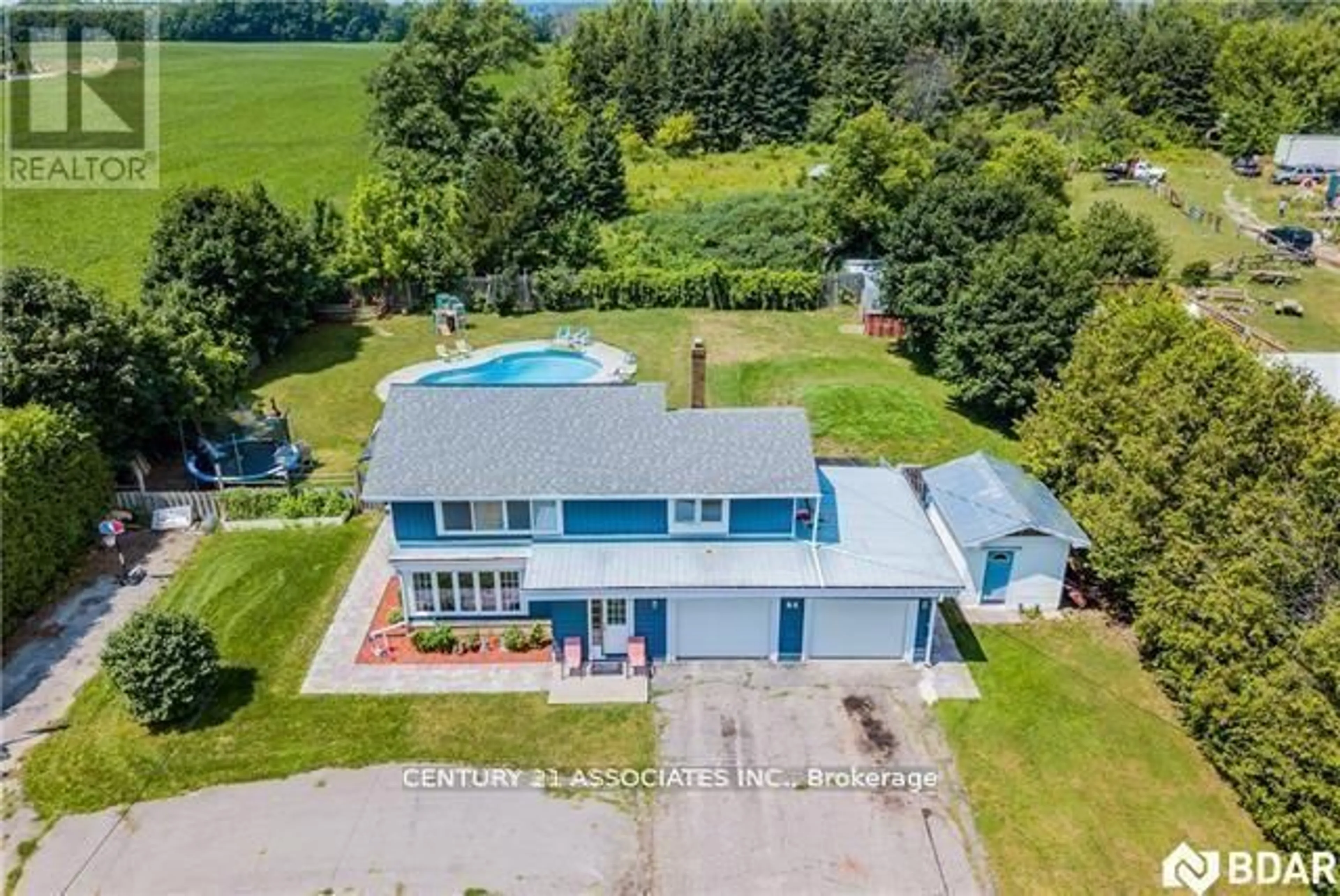 A pic from outside/outdoor area/front of a property/back of a property/a pic from drone, water/lake/river/ocean view for 84 Balm Beach Rd, Tiny Ontario L0L 2J0