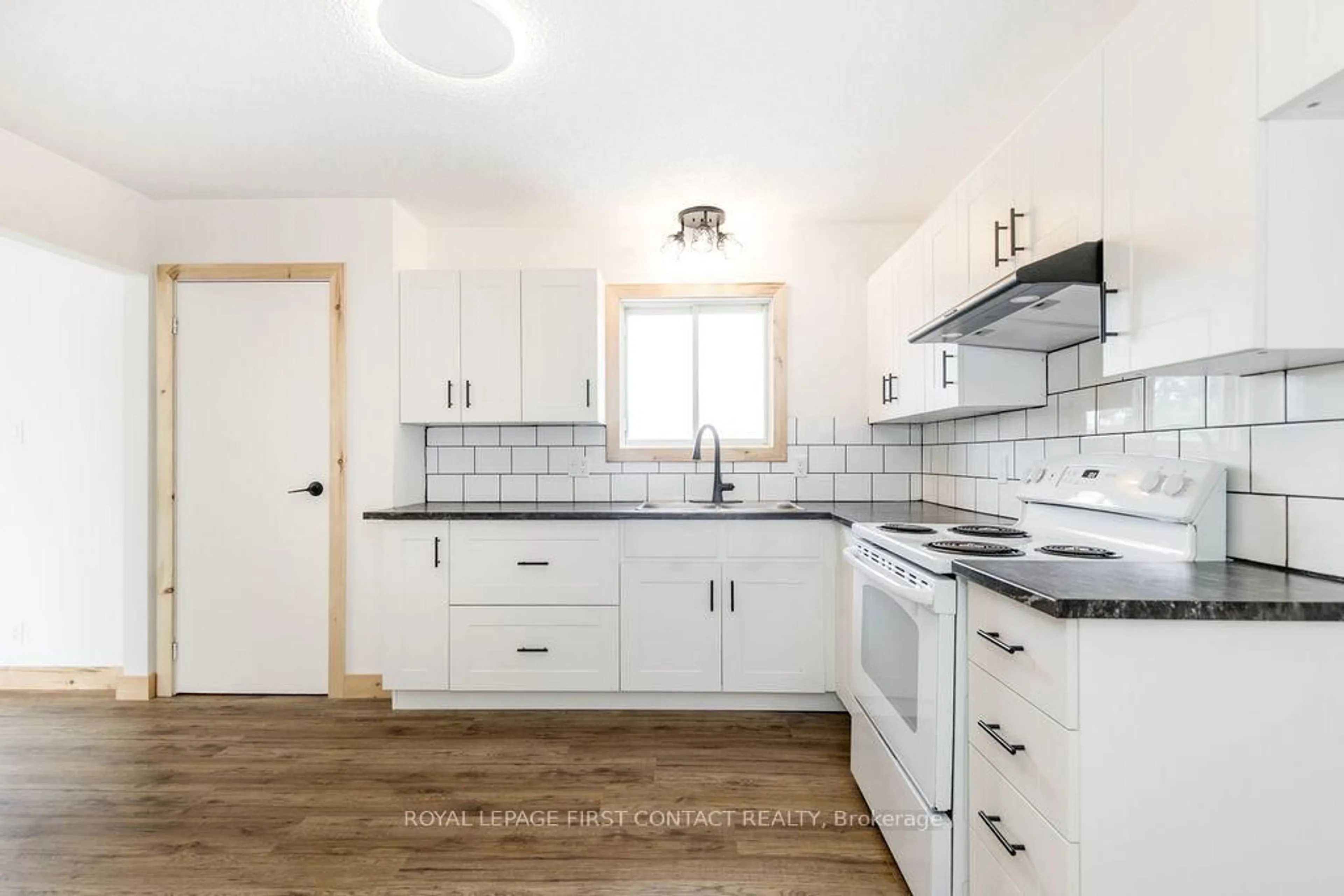 Standard kitchen, unknown for 3963 13 Line, Oro-Medonte Ontario L0K 1E0