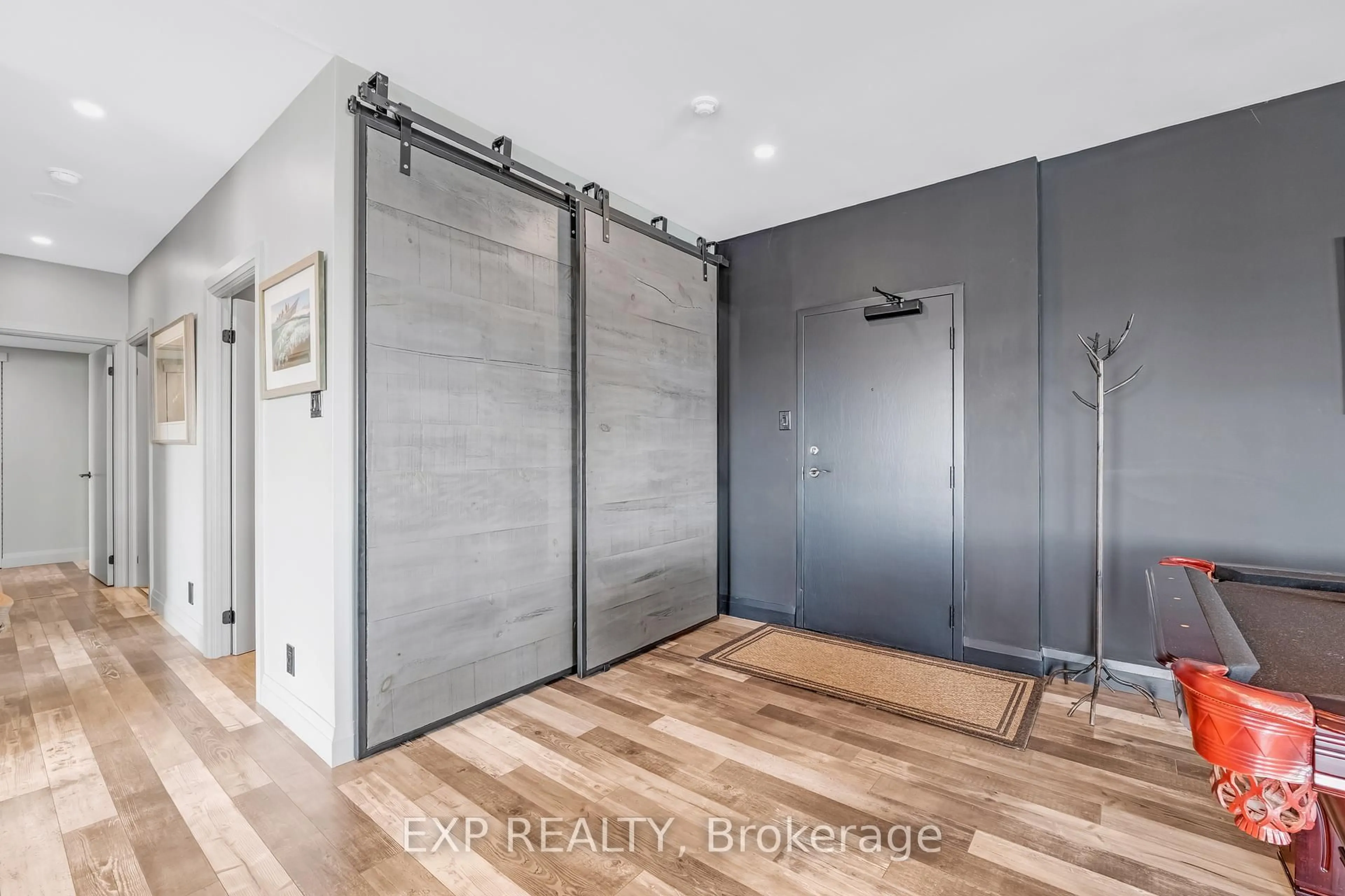 Indoor entryway for 65 Ellen St #1502, Barrie Ontario L4N 3A5