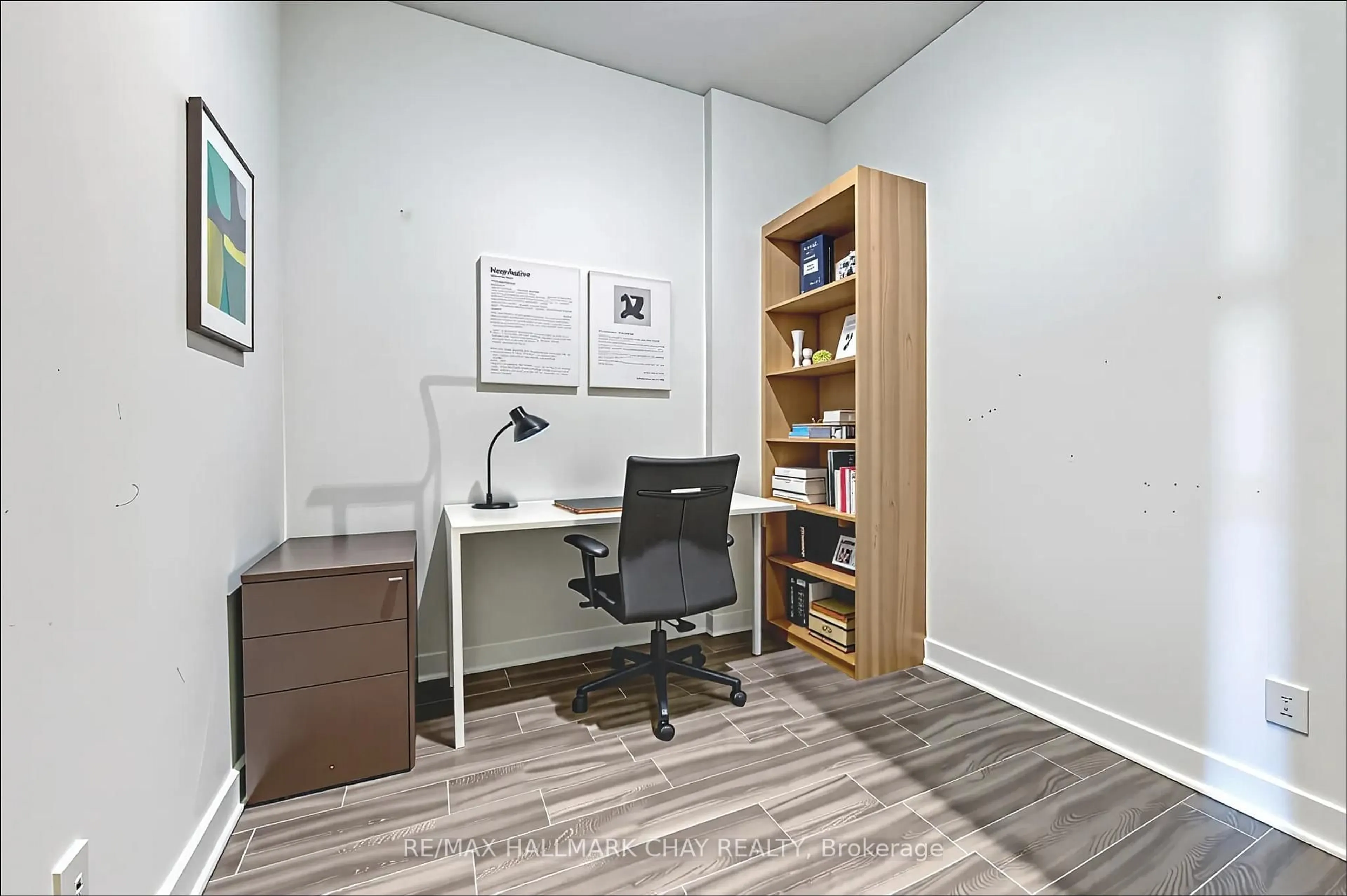 A pic of a room for 681 Yonge St #217, Barrie Ontario L4N 4E8