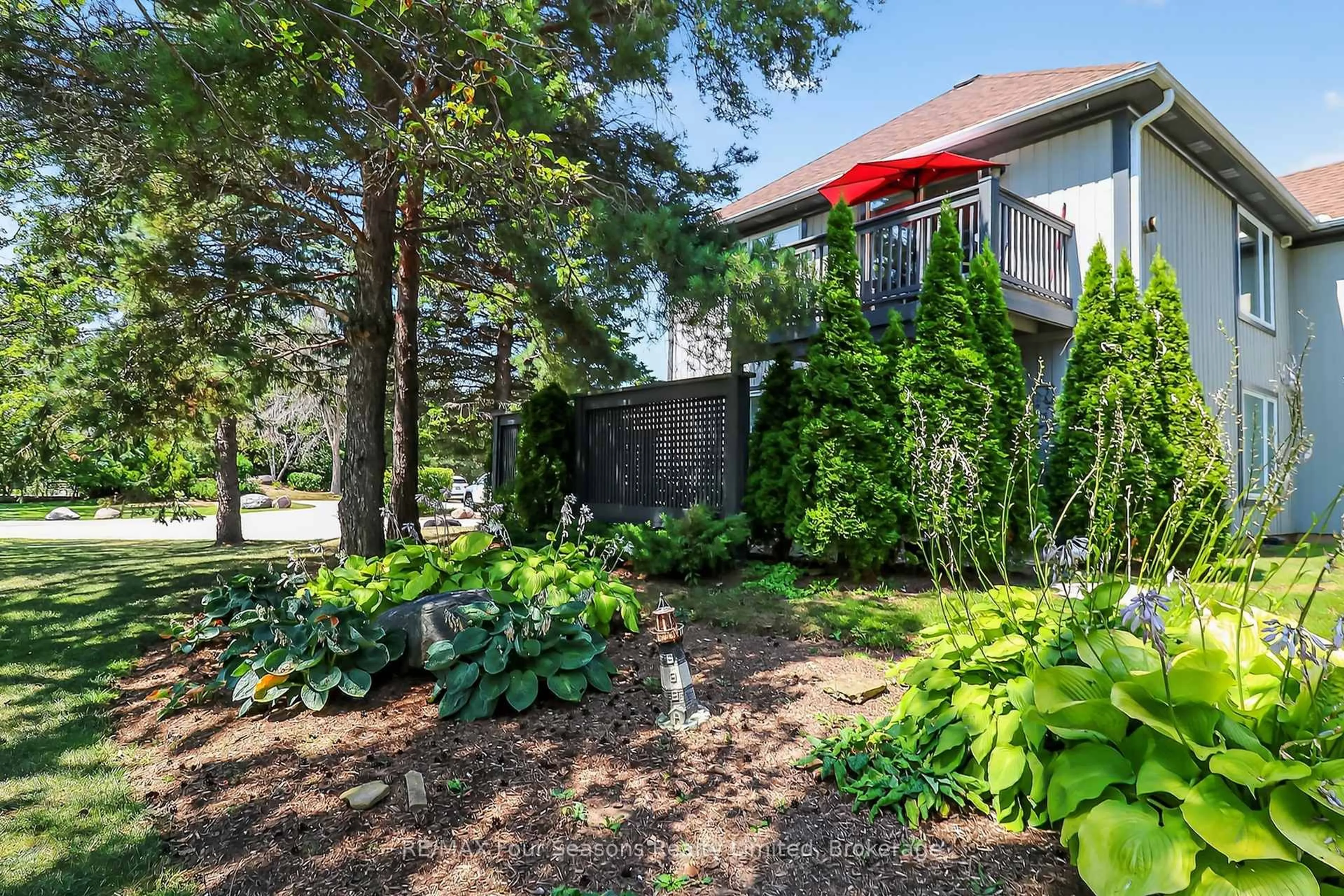 Patio, street for 312 Mariners Way #312, Collingwood Ontario L9Y 5C7