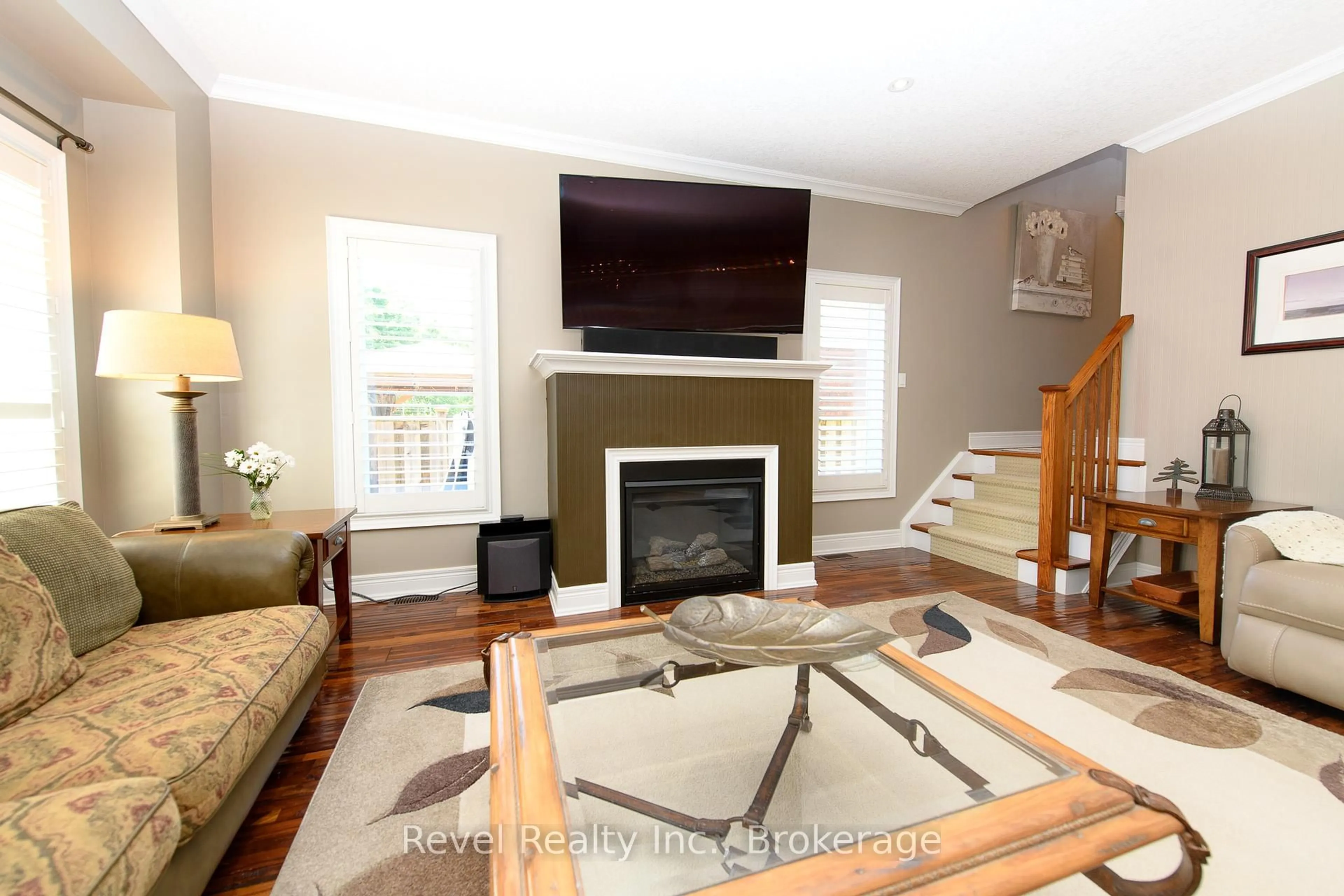 Living room with furniture, unknown for 54 WILLIAMS St, Collingwood Ontario L9Y 0C4