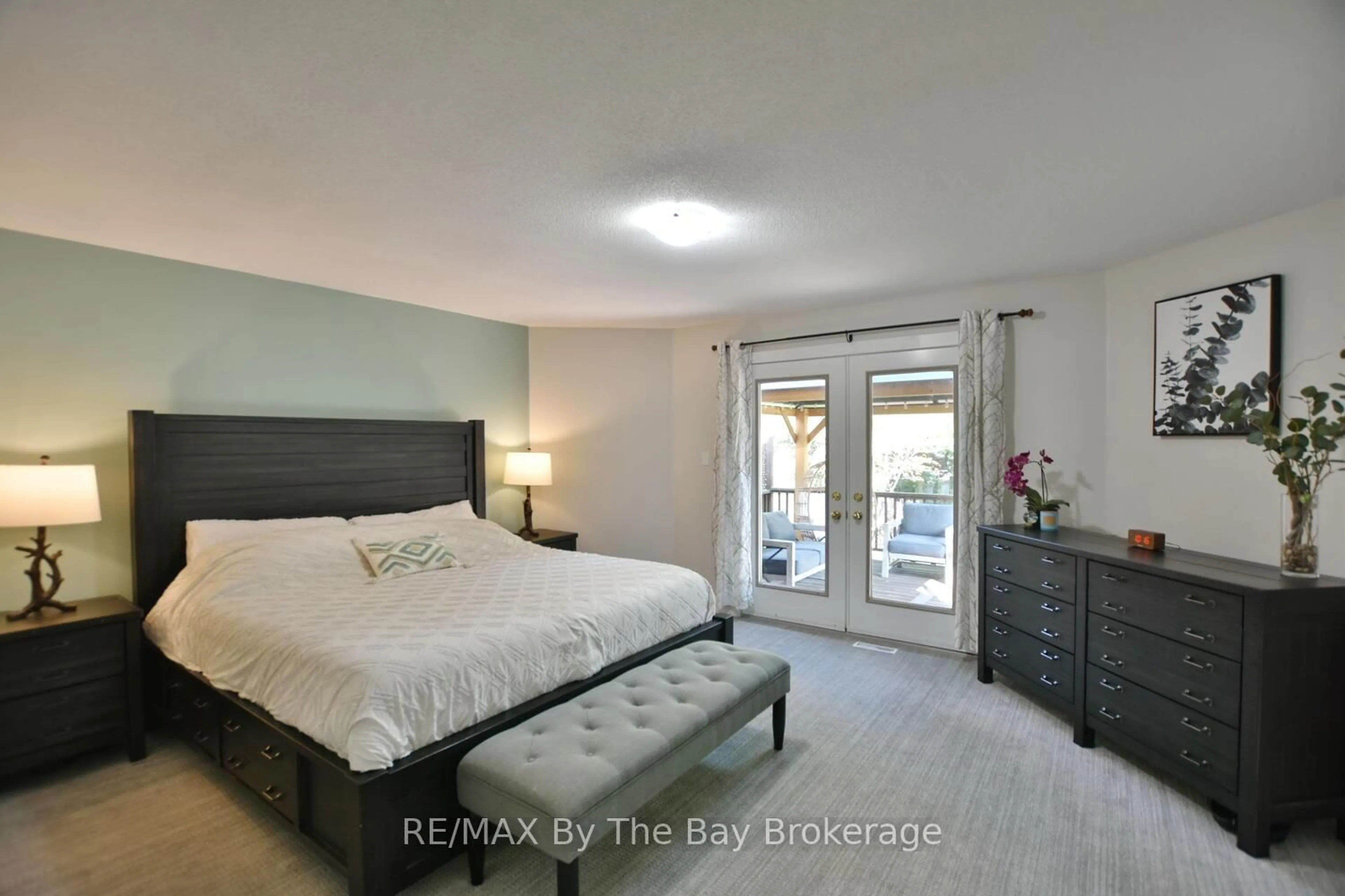 Bedroom with bed, unknown for 424 Ramblewood Dr, Wasaga Beach Ontario L9Z 1P3