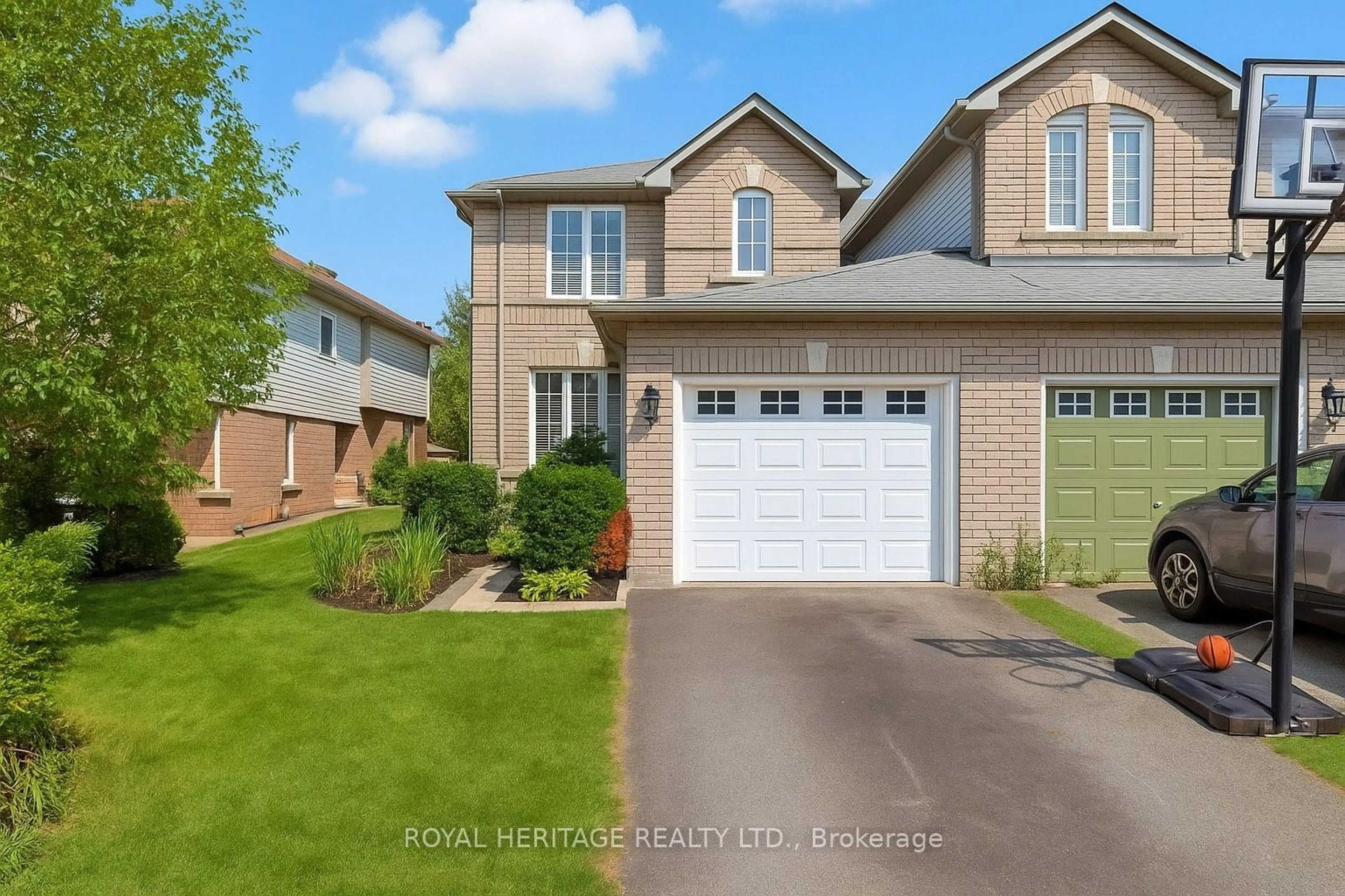 Home with vinyl exterior material, street for 337 Ferndale Dr, Barrie Ontario L4N 9Y6
