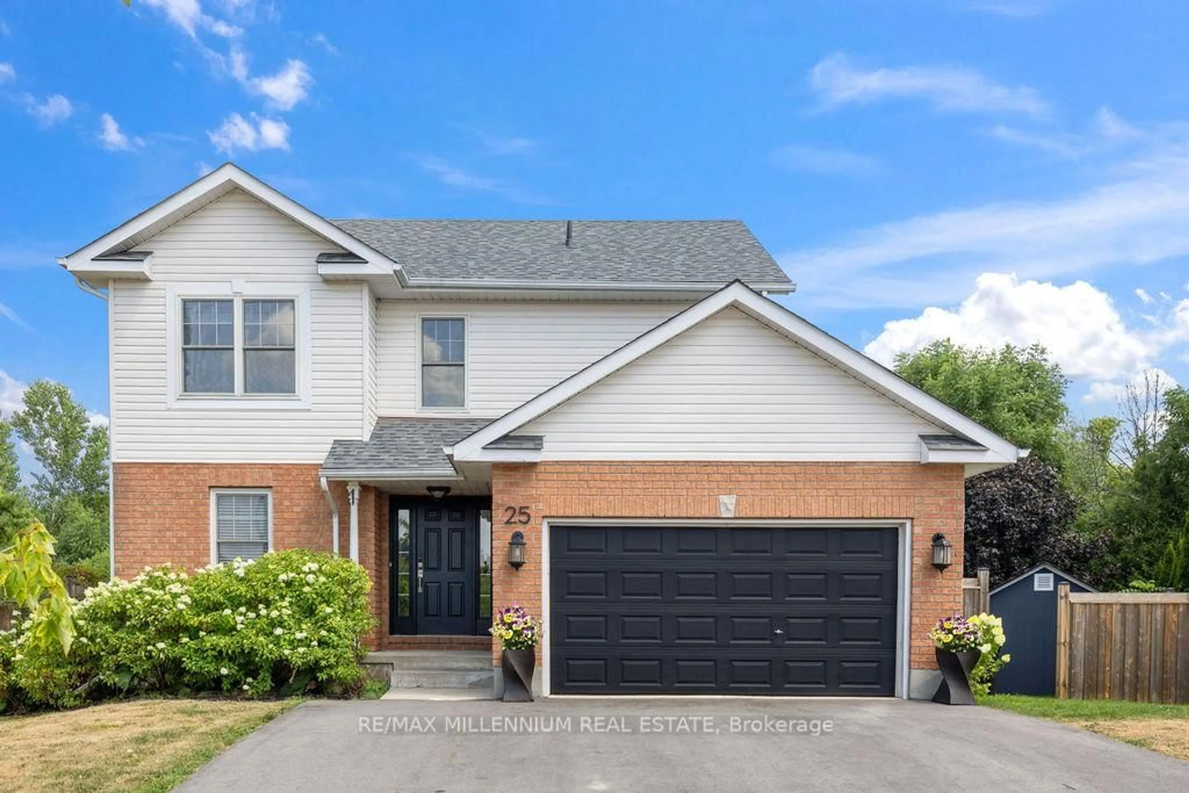 Home with brick exterior material, street for 25 River Run, Collingwood Ontario L9Y 4S9