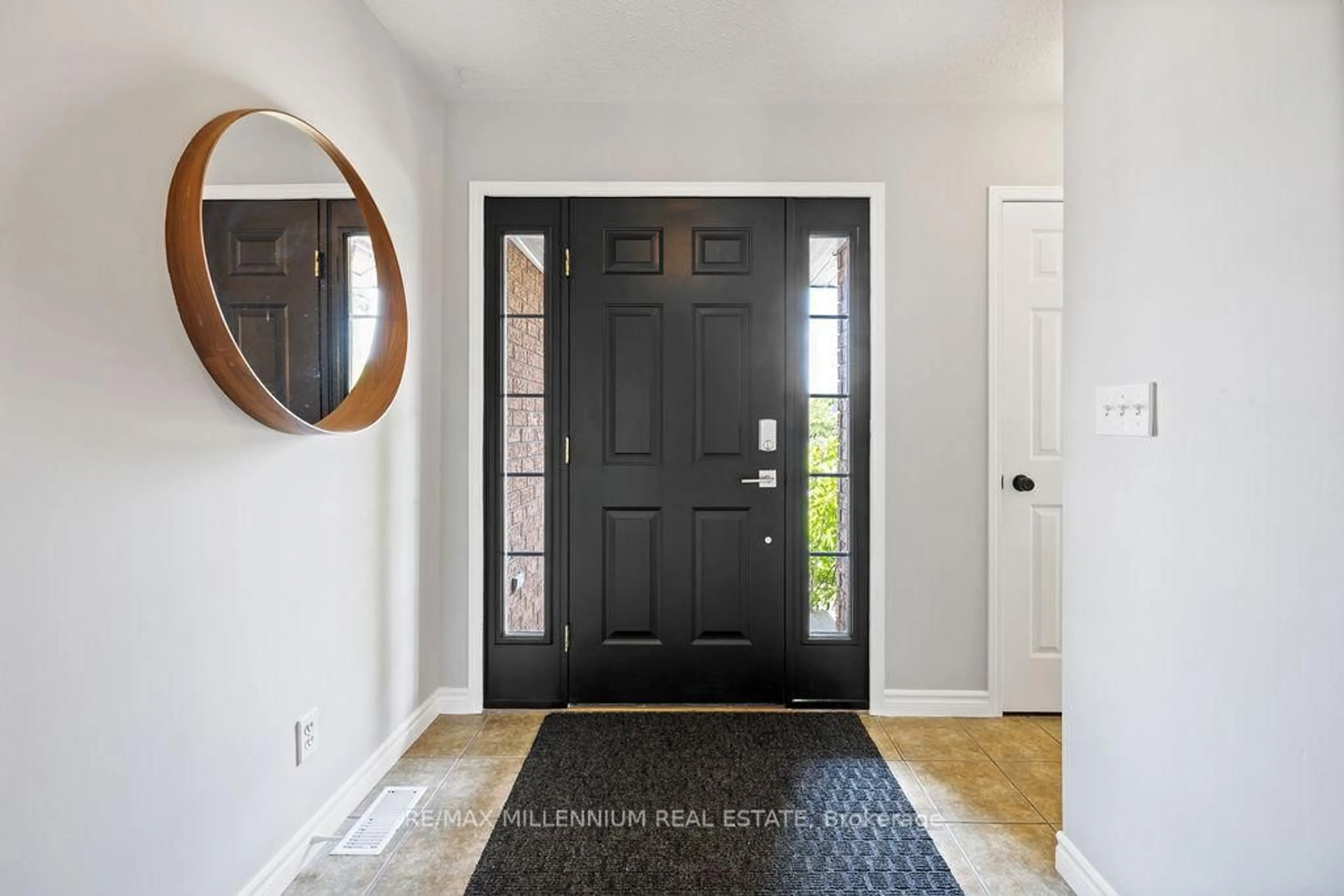 Indoor entryway for 25 River Run, Collingwood Ontario L9Y 4S9