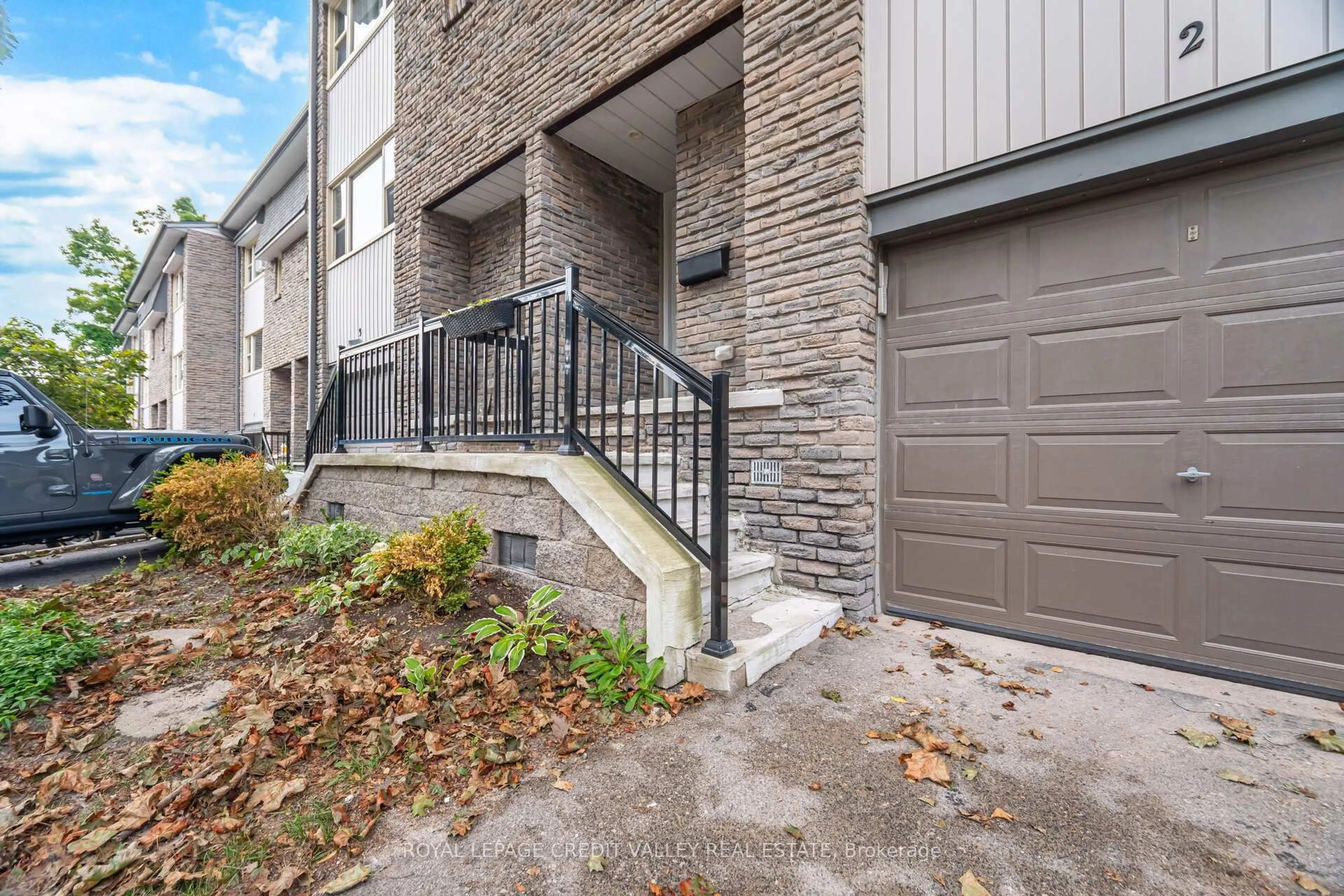 Unknown for 2 North St #2, Barrie Ontario L4M 2R9