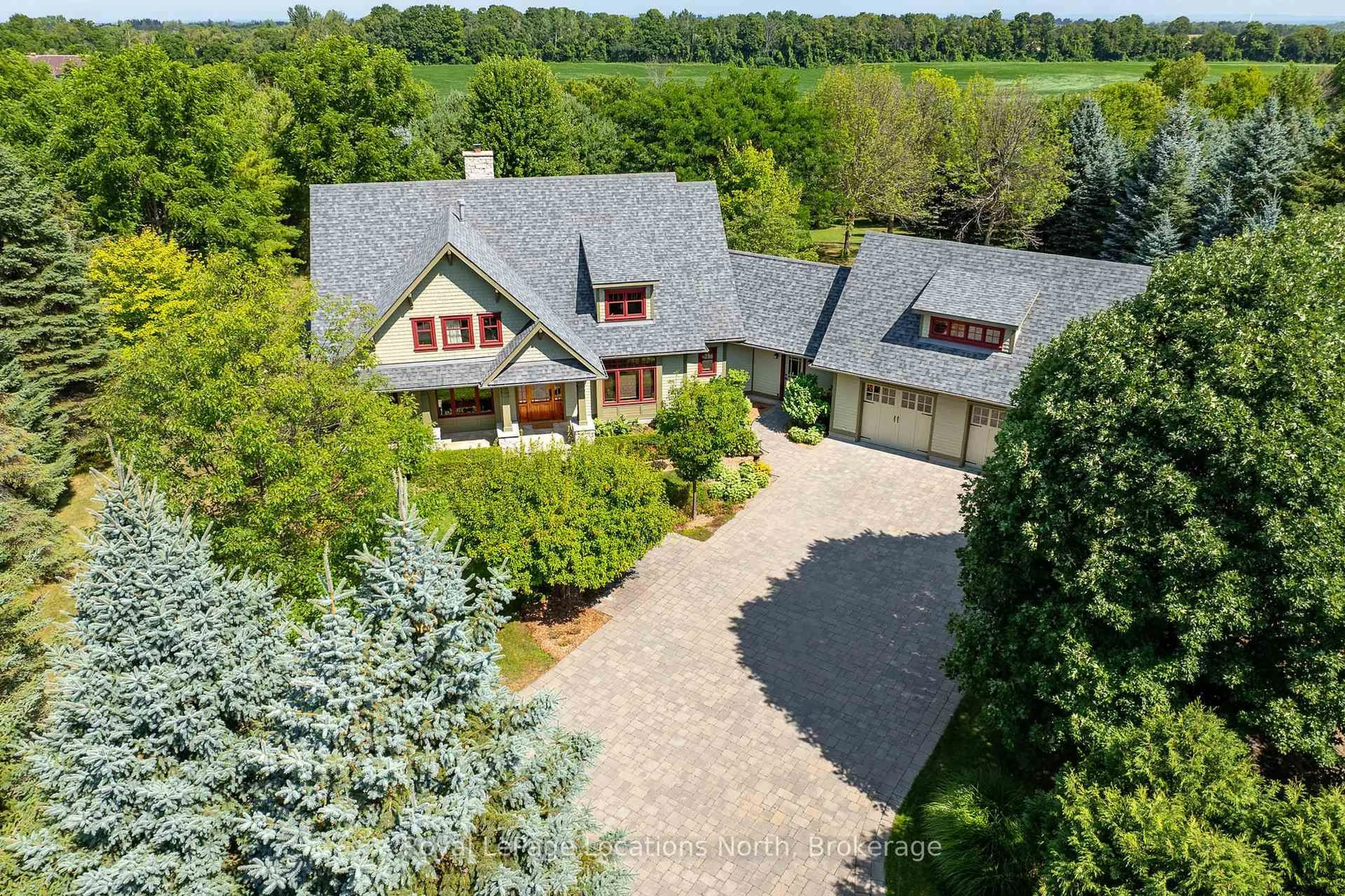 A pic from outside/outdoor area/front of a property/back of a property/a pic from drone, unknown for 7508 36/37 Sdrd, Clearview Ontario L9Y 3Z1