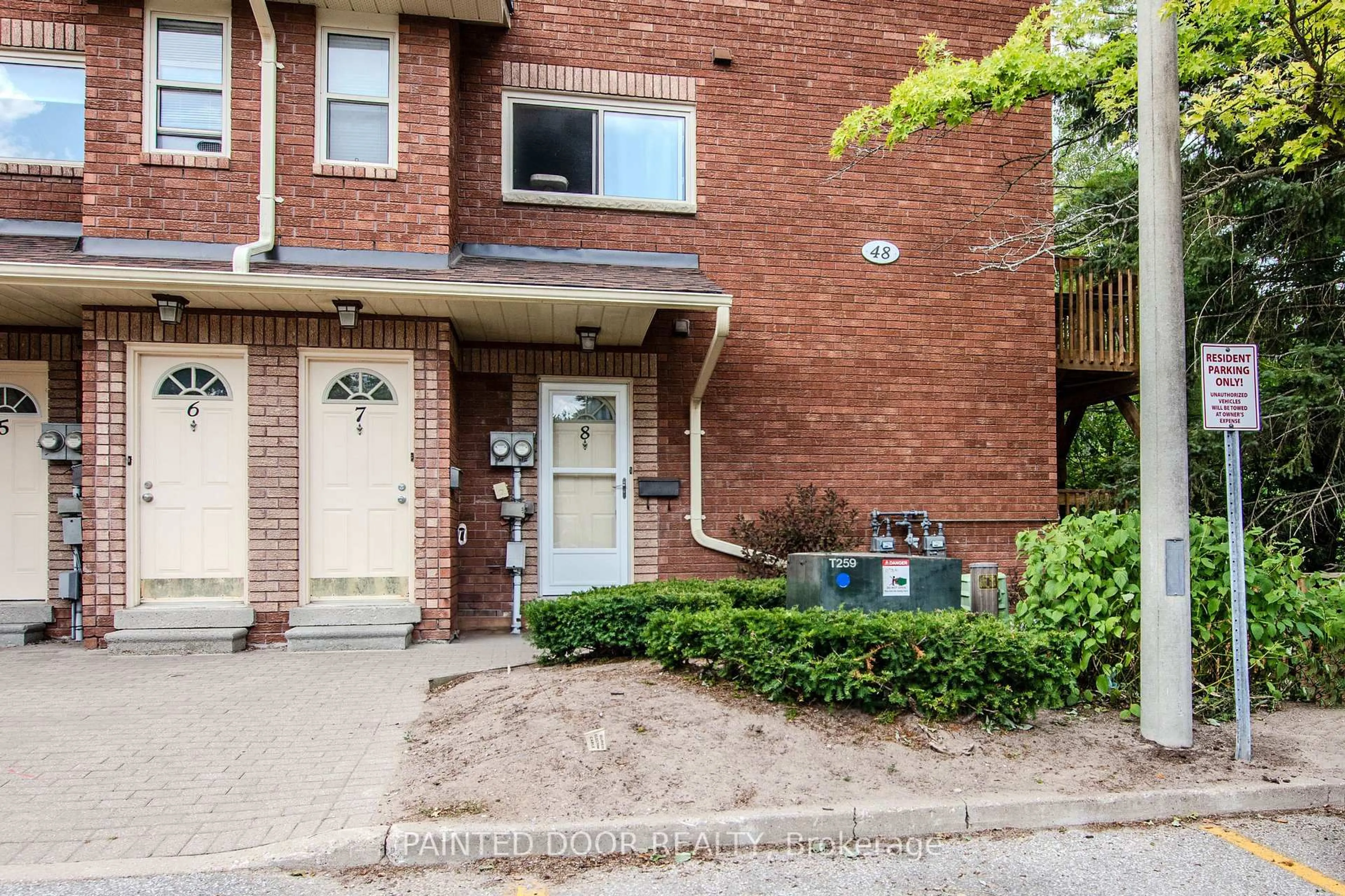 Home with brick exterior material, street for 48 Shadowood Rd #8, Barrie Ontario L4N 7K6