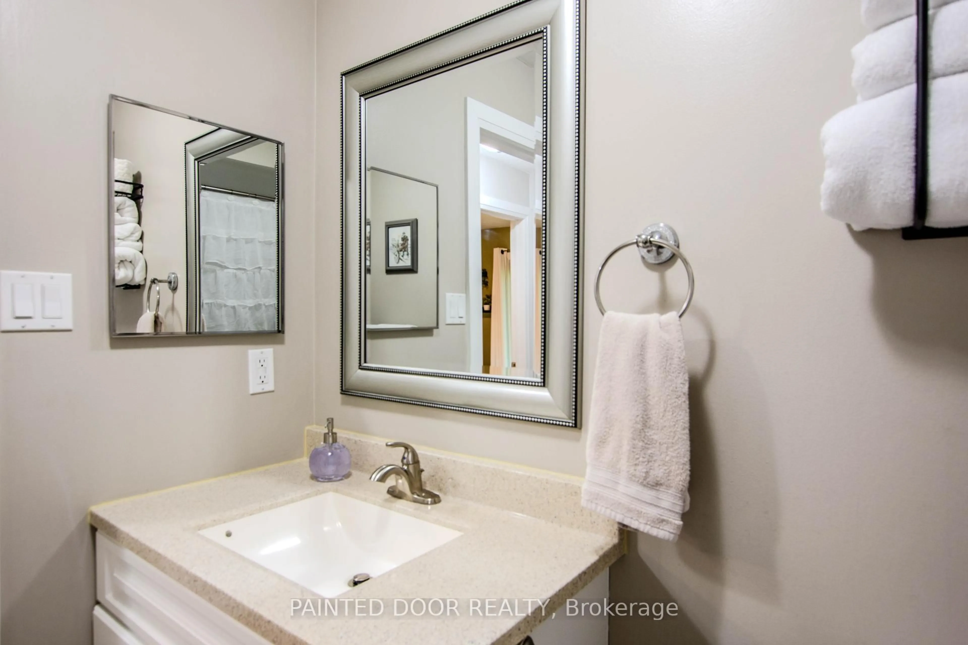 Standard bathroom, ceramic/tile floor for 48 Shadowood Rd #8, Barrie Ontario L4N 7K6