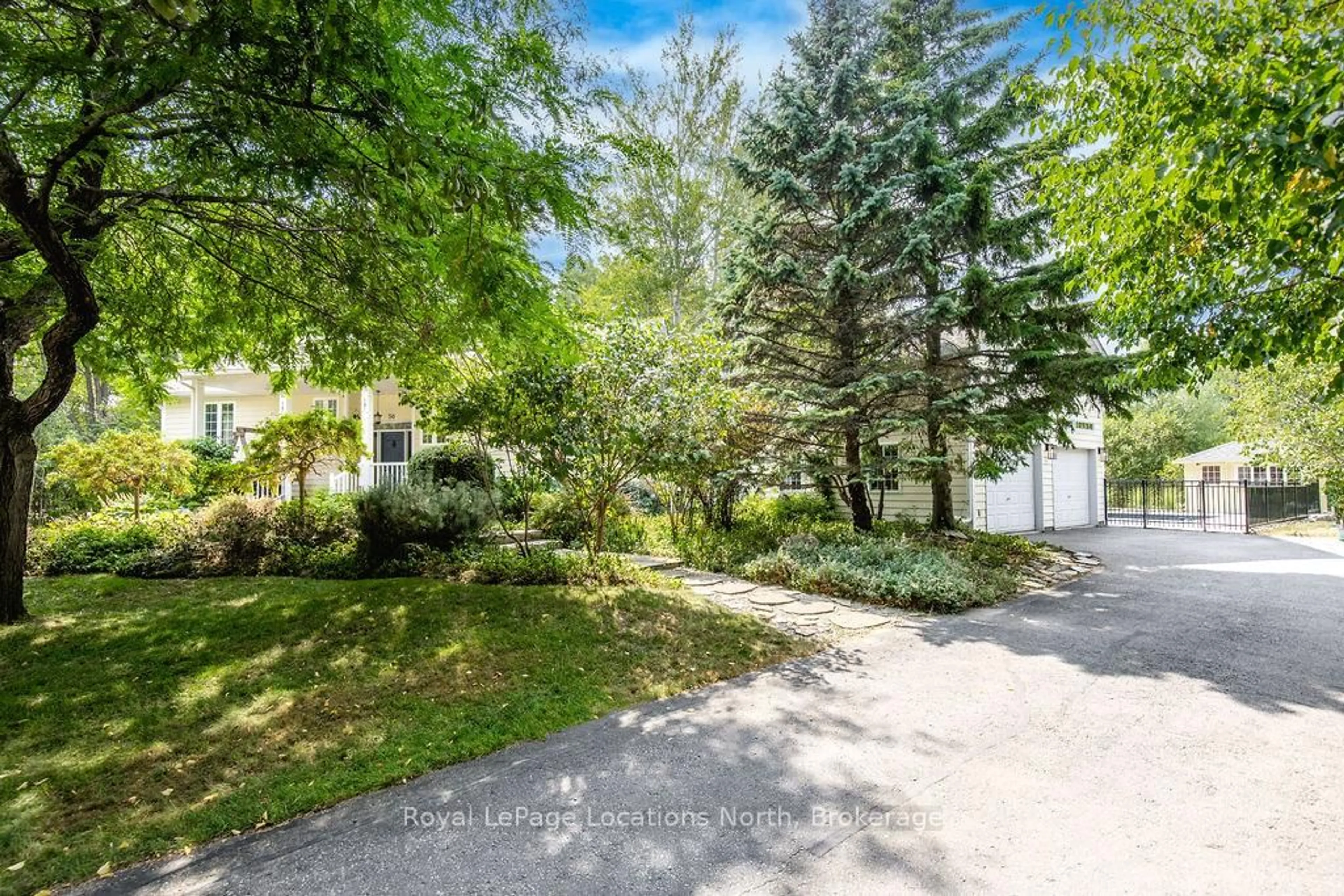 A pic from outside/outdoor area/front of a property/back of a property/a pic from drone, street for 50 BLACKBURN Ave, Clearview Ontario L0M 1P0