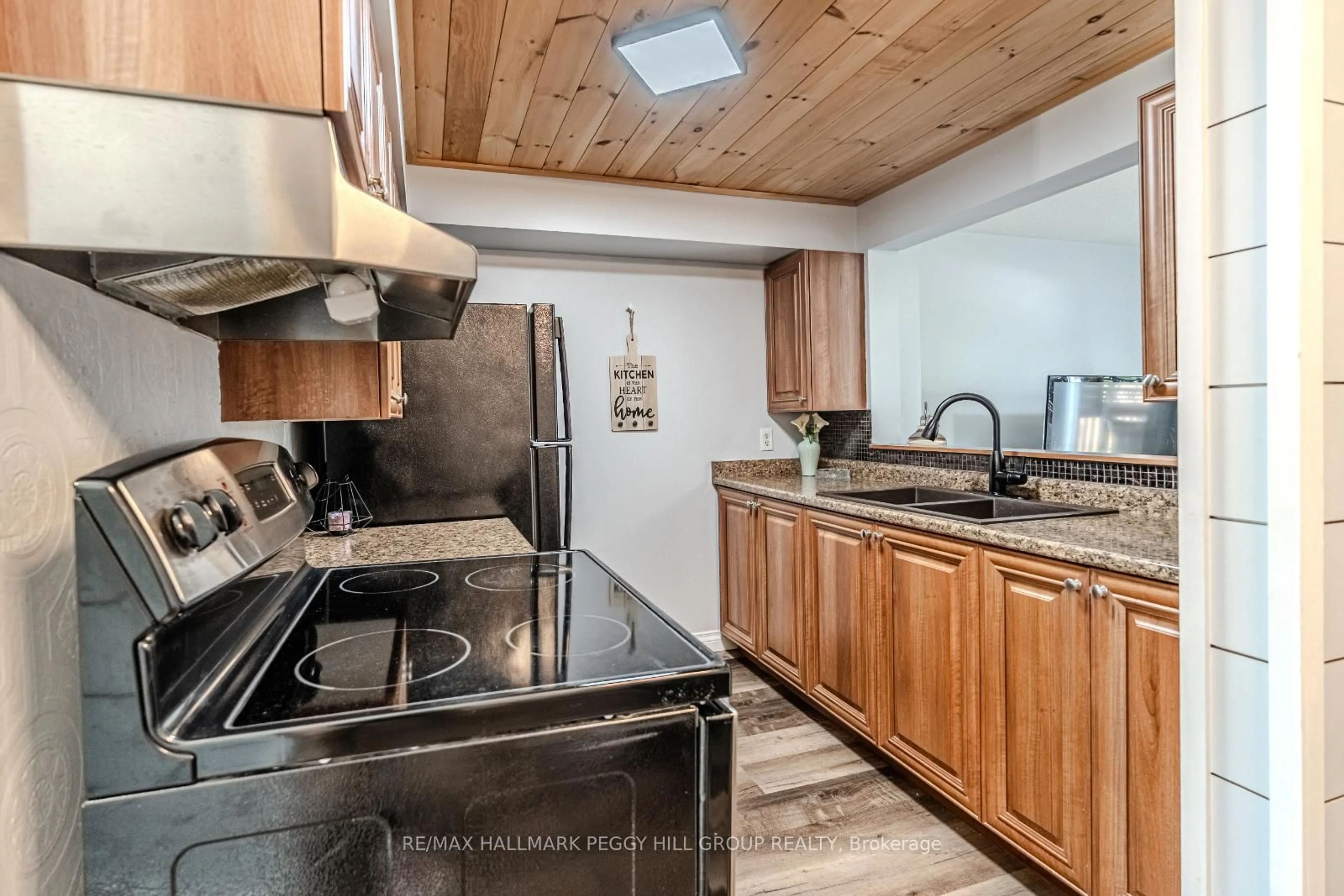 Standard kitchen, unknown for 193 Nathan Cres, Barrie Ontario L4N 0S4