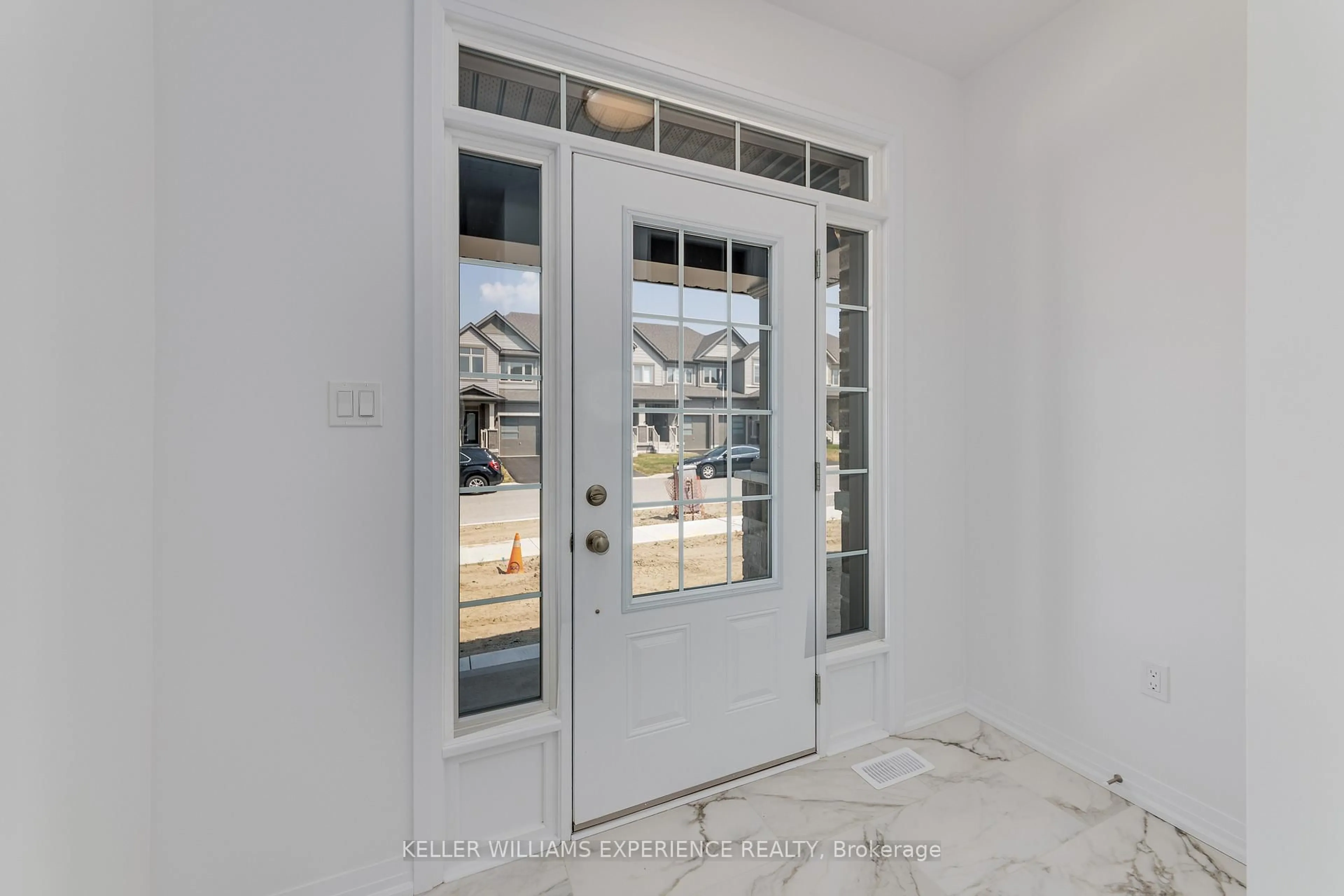 Indoor entryway for 54 Sagewood Ave, Barrie Ontario L9J 0K5