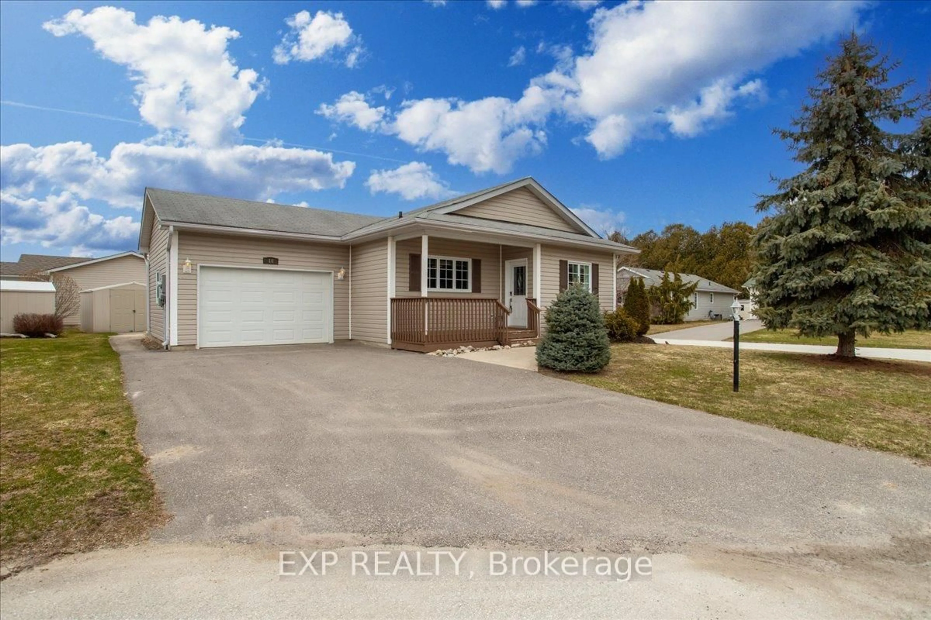 A pic from outside/outdoor area/front of a property/back of a property/a pic from drone, street for 10 ATLANTIC Ave, Wasaga Beach Ontario L9Z 3A8